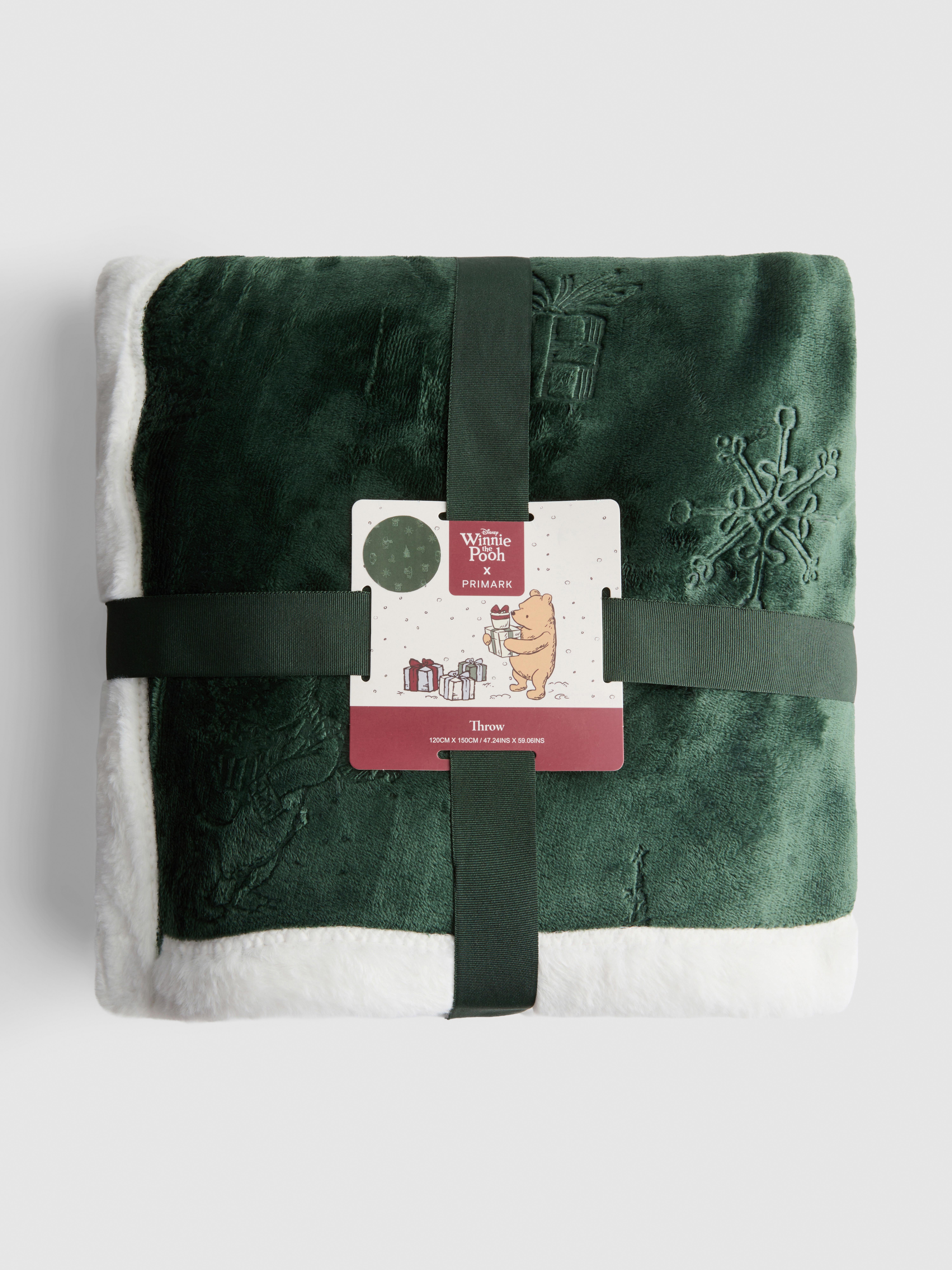 Disney’s Winnie the Pooh Christmas Plush Throw