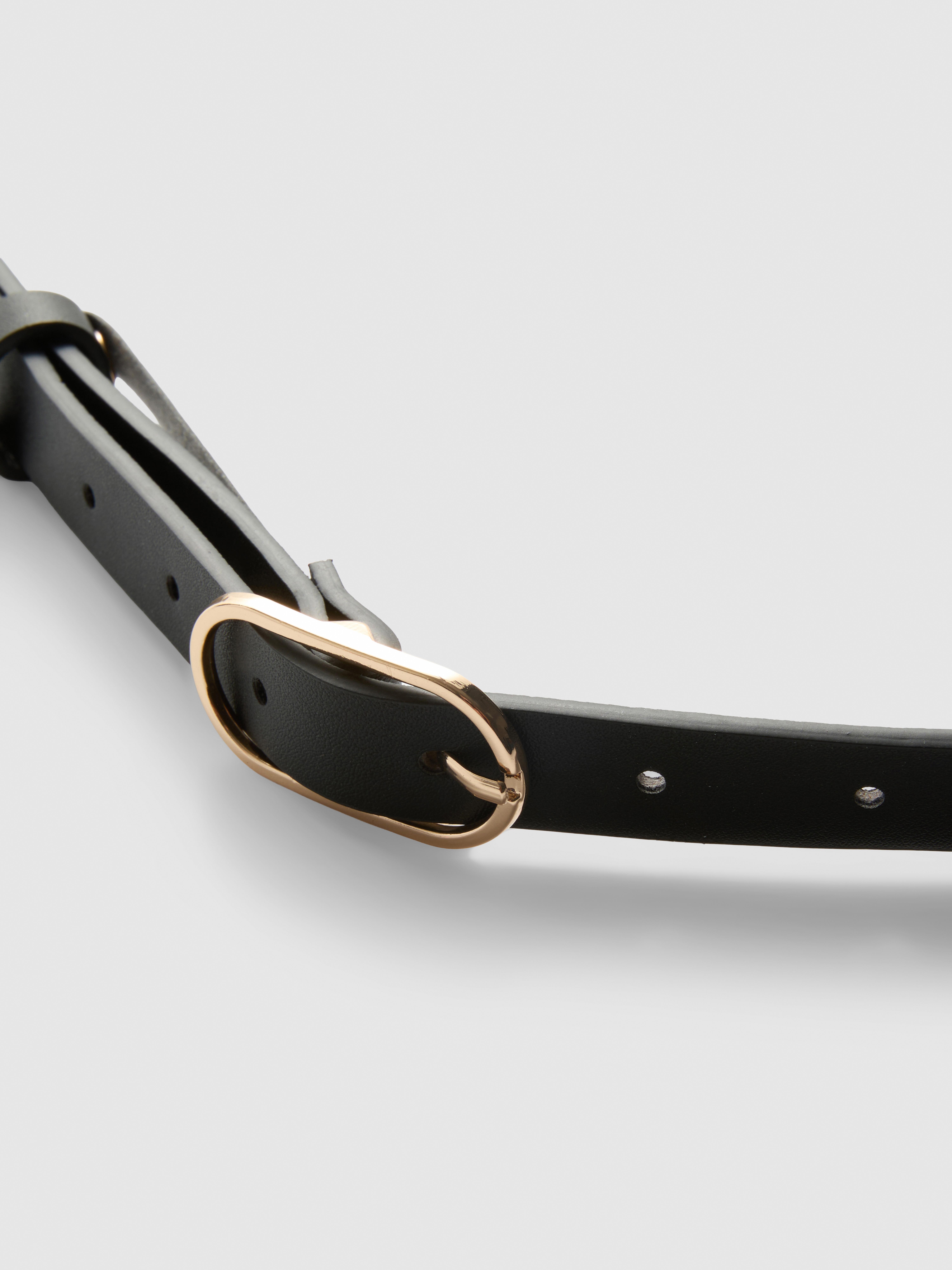 Oval Buckle Skinny Belt
