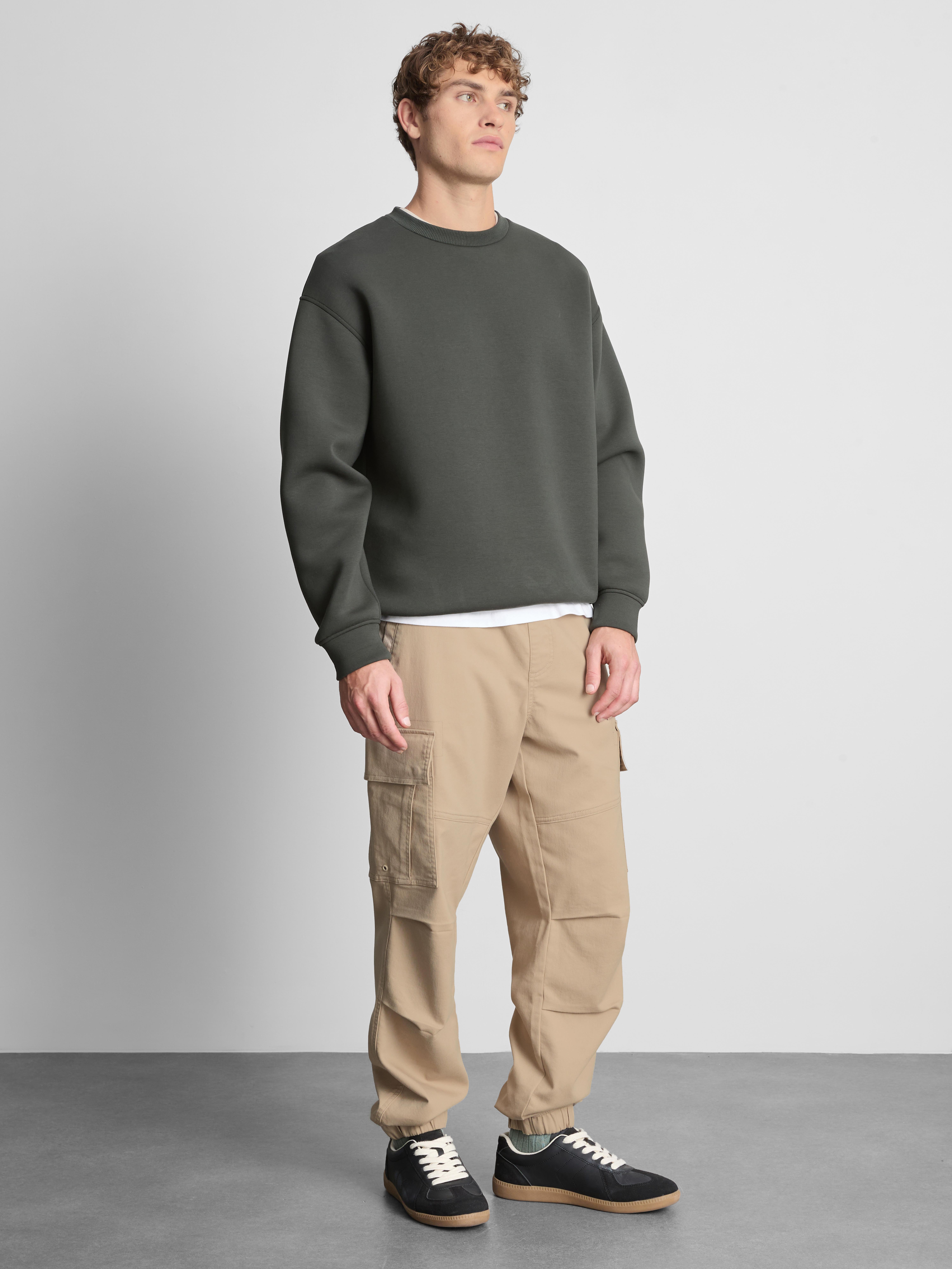 Jogginghose mit Cargotaschen und Kordelzug