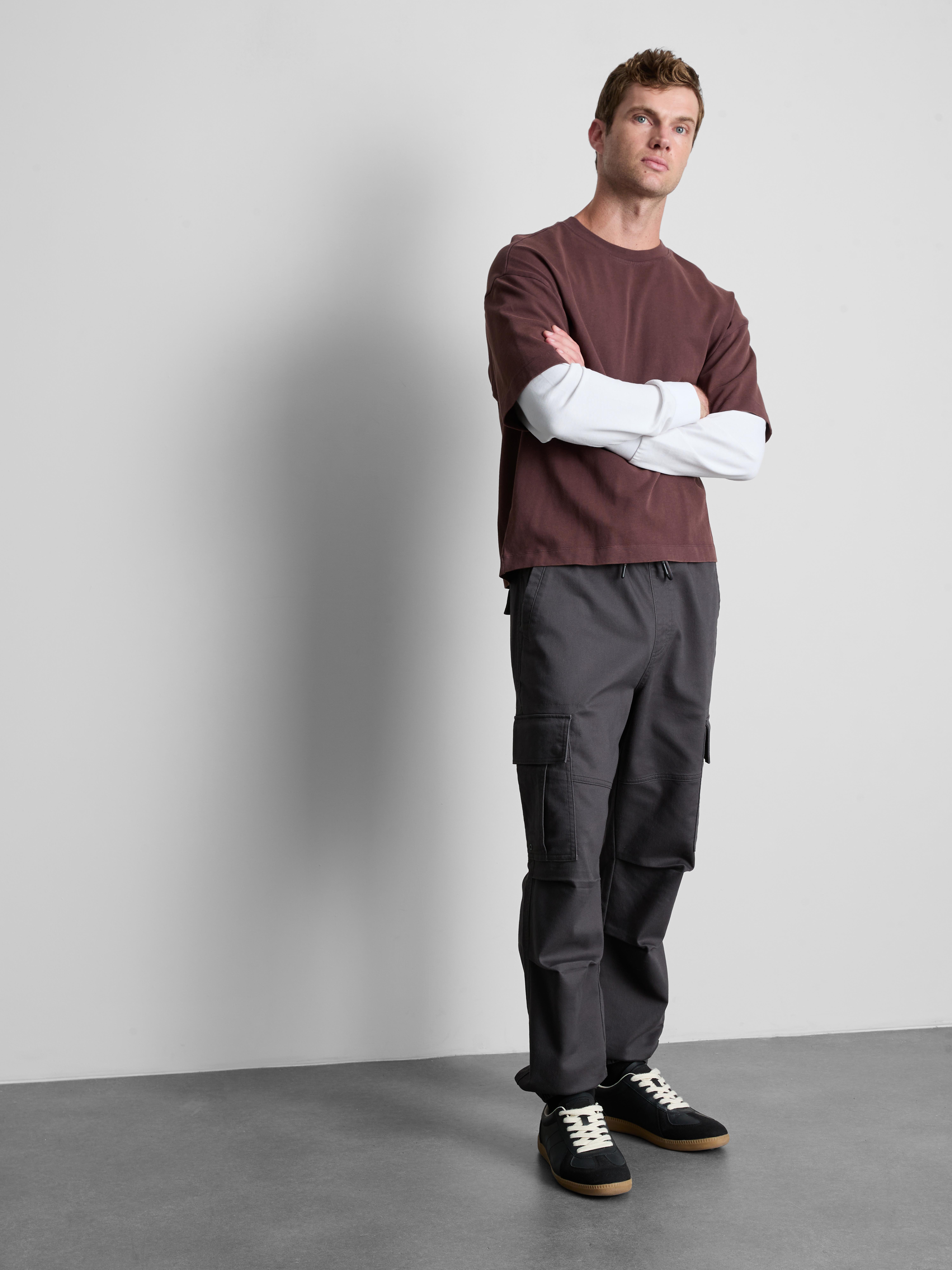Jogginghose mit Cargotaschen und Kordelzug