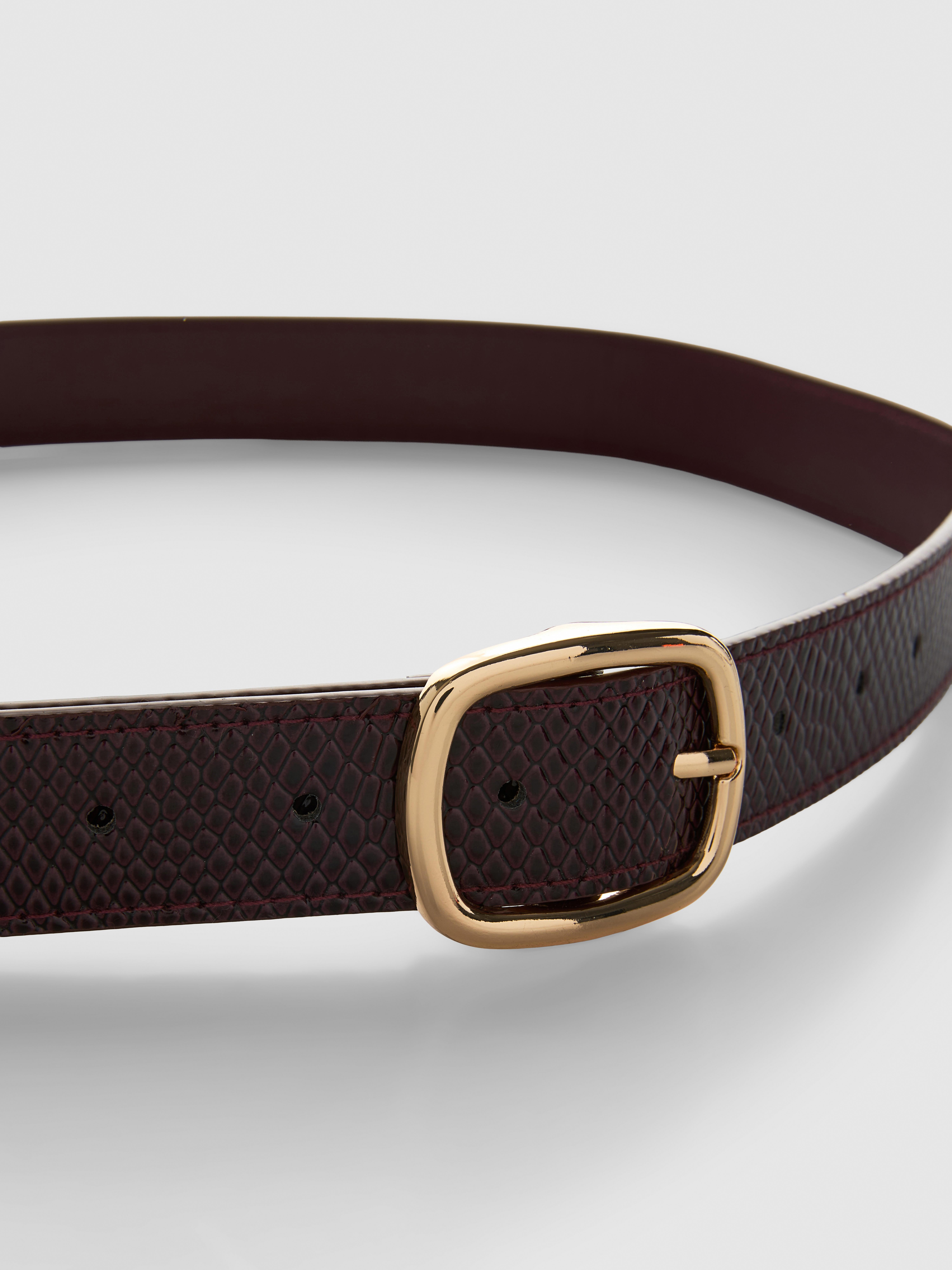 Rounded Buckle Belt