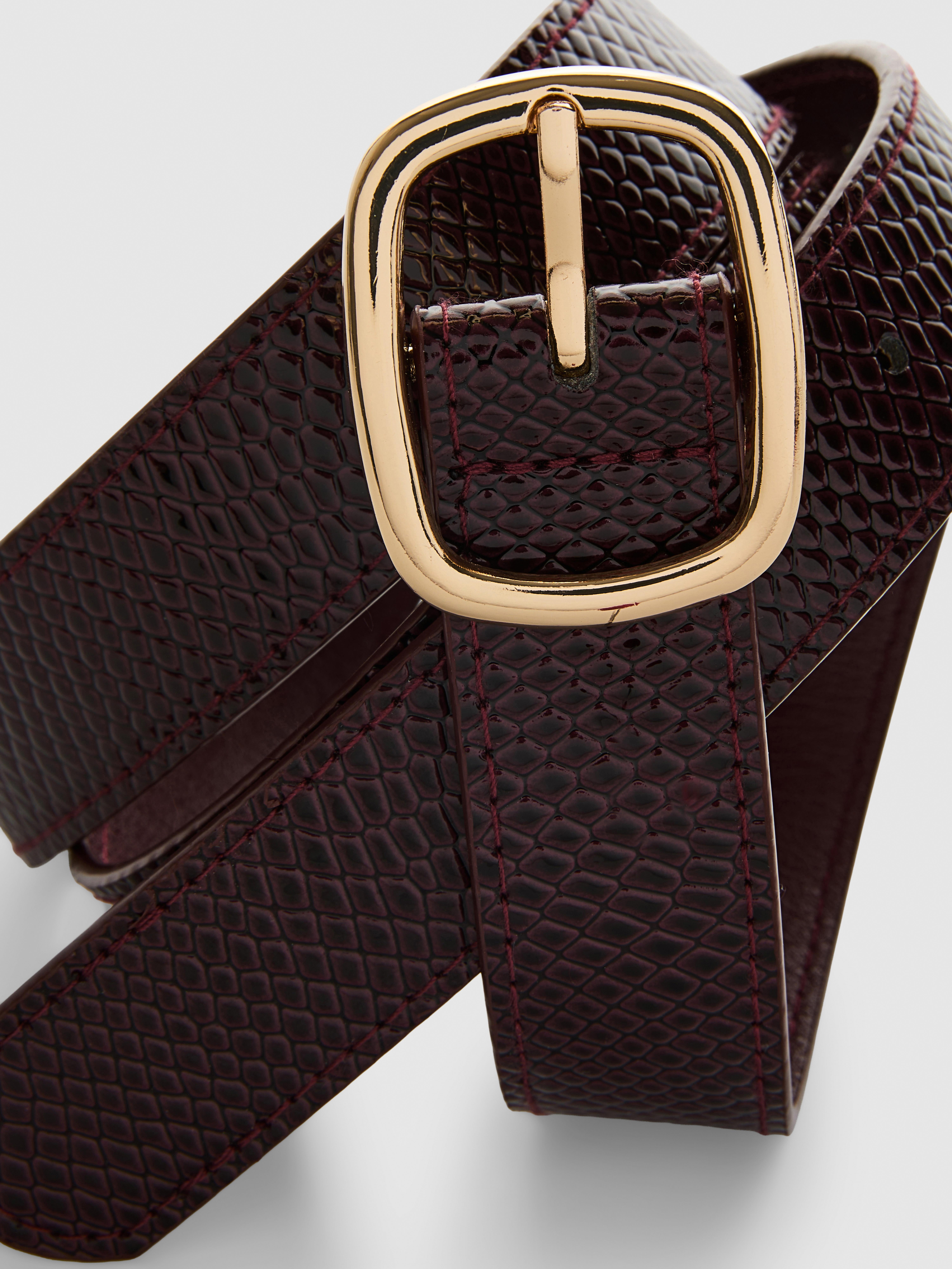 Rounded Buckle Belt