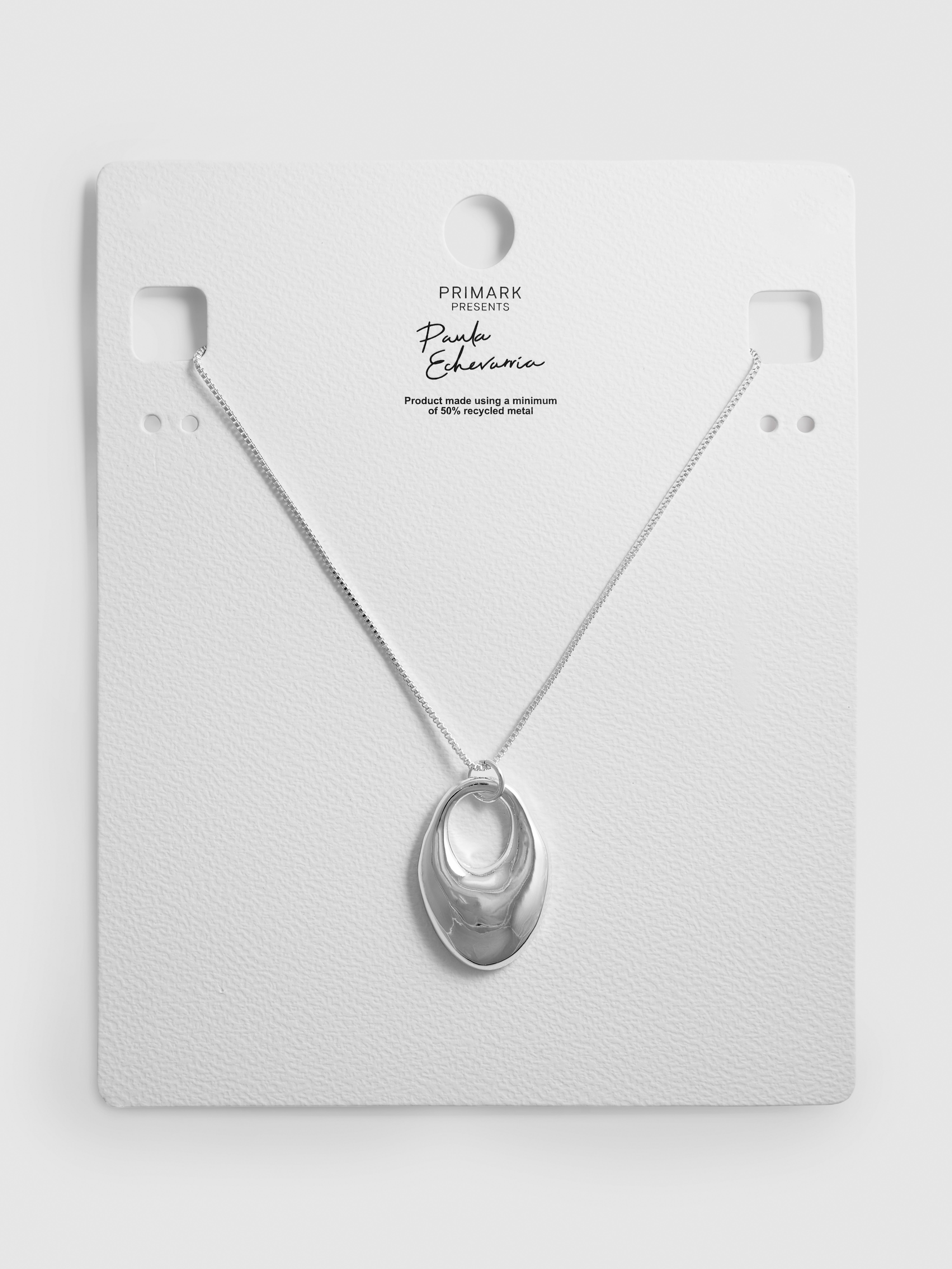 Paula Echevarría Oval Pendant Necklace