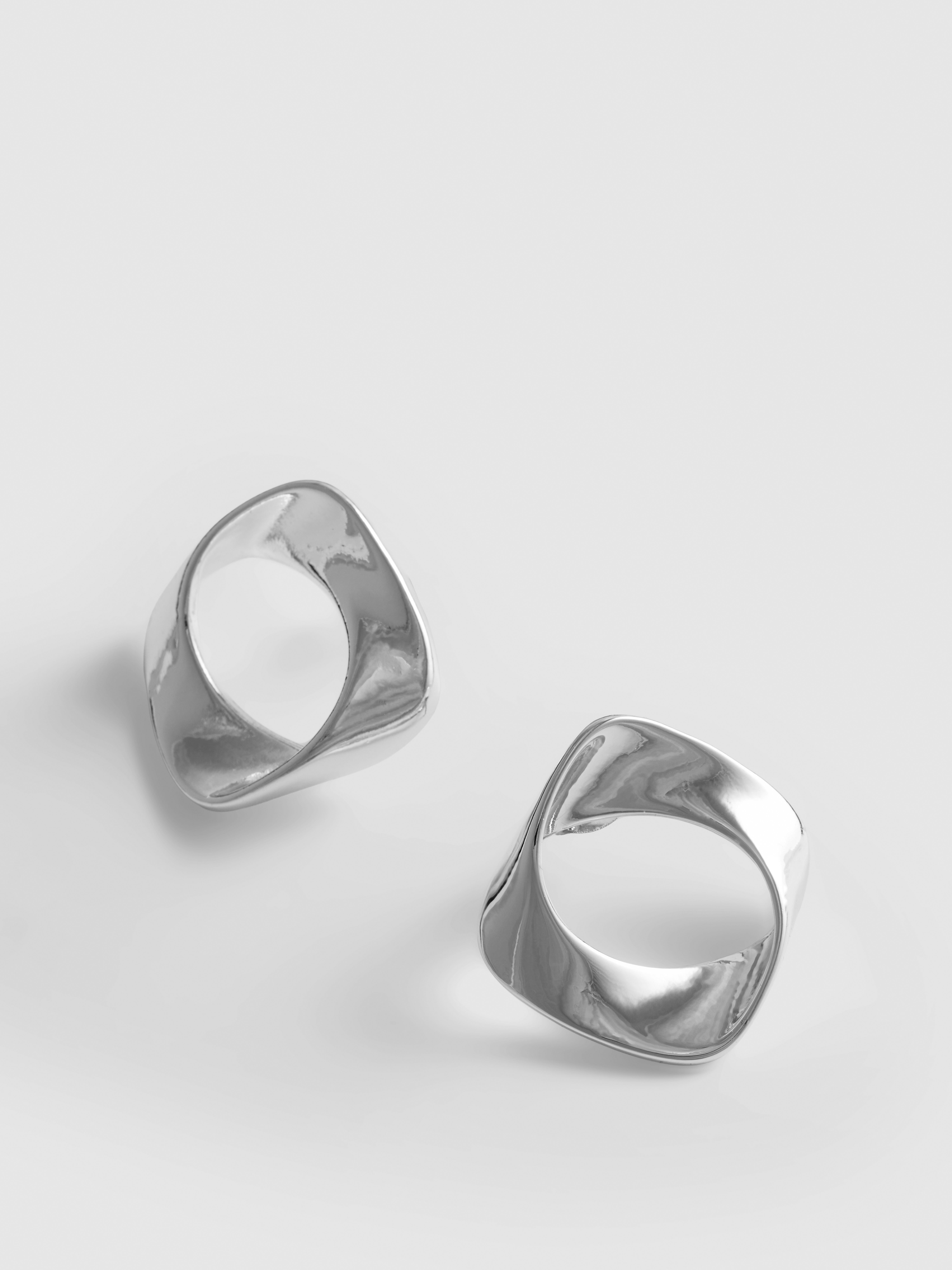 Paula Echevarría Sculptural Stud Earrings