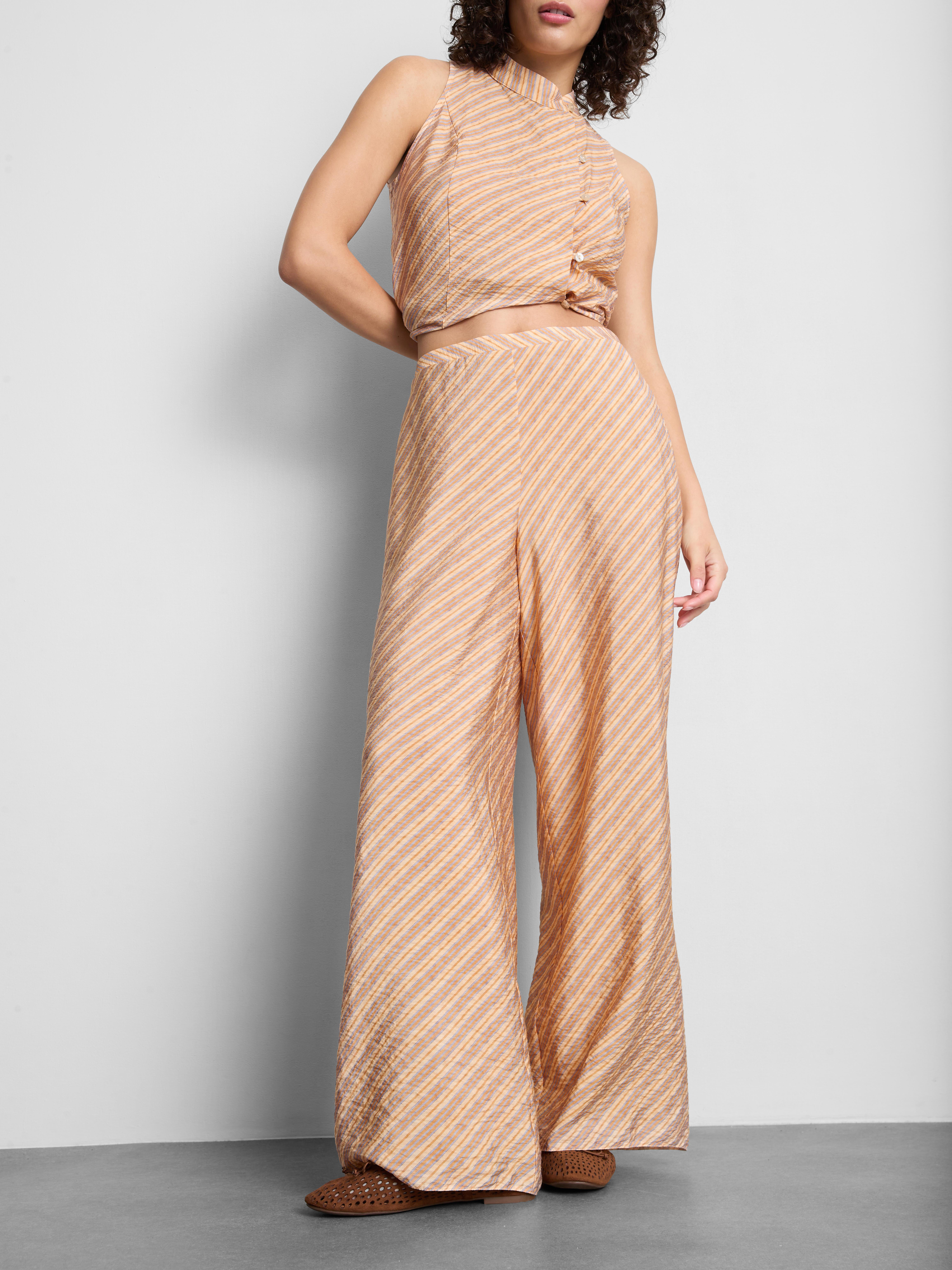 Gestreifte Hose mit weitem Bein