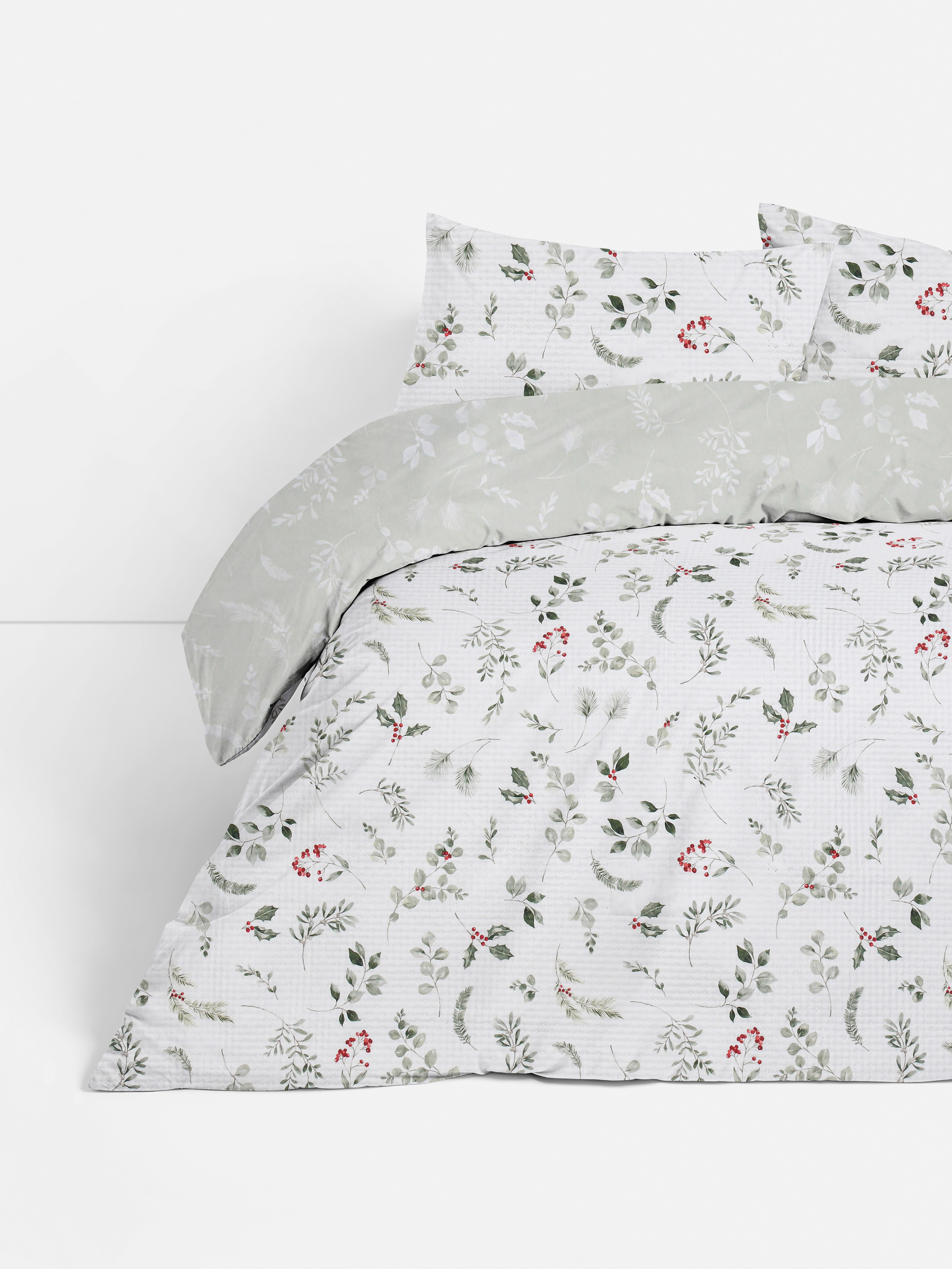 Pinsonic Winter Foliage Super King Duvet Cover Set