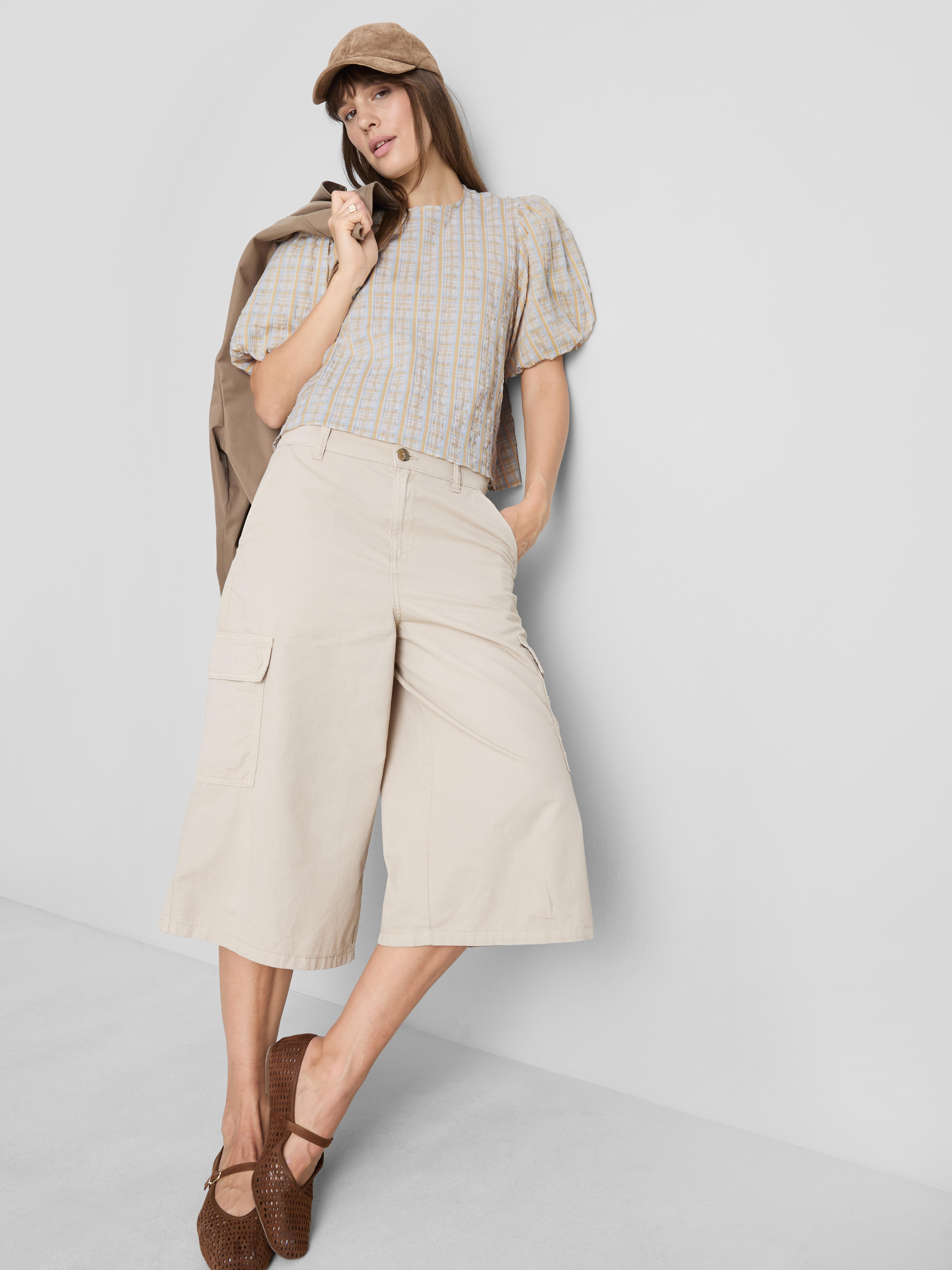 Cropped Seersucker Puff Sleeve Blouse