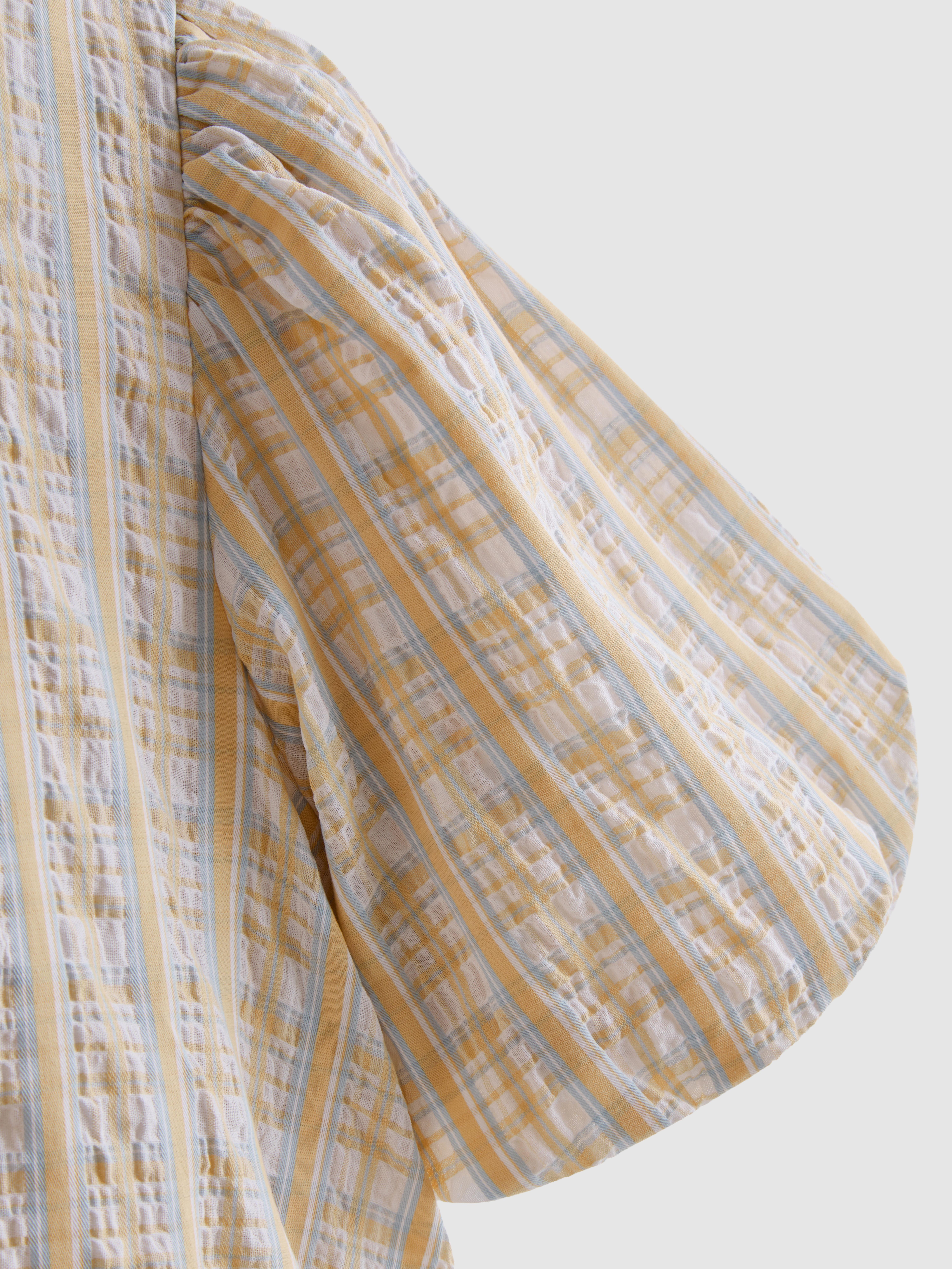 Cropped Seersucker Puff Sleeve Blouse