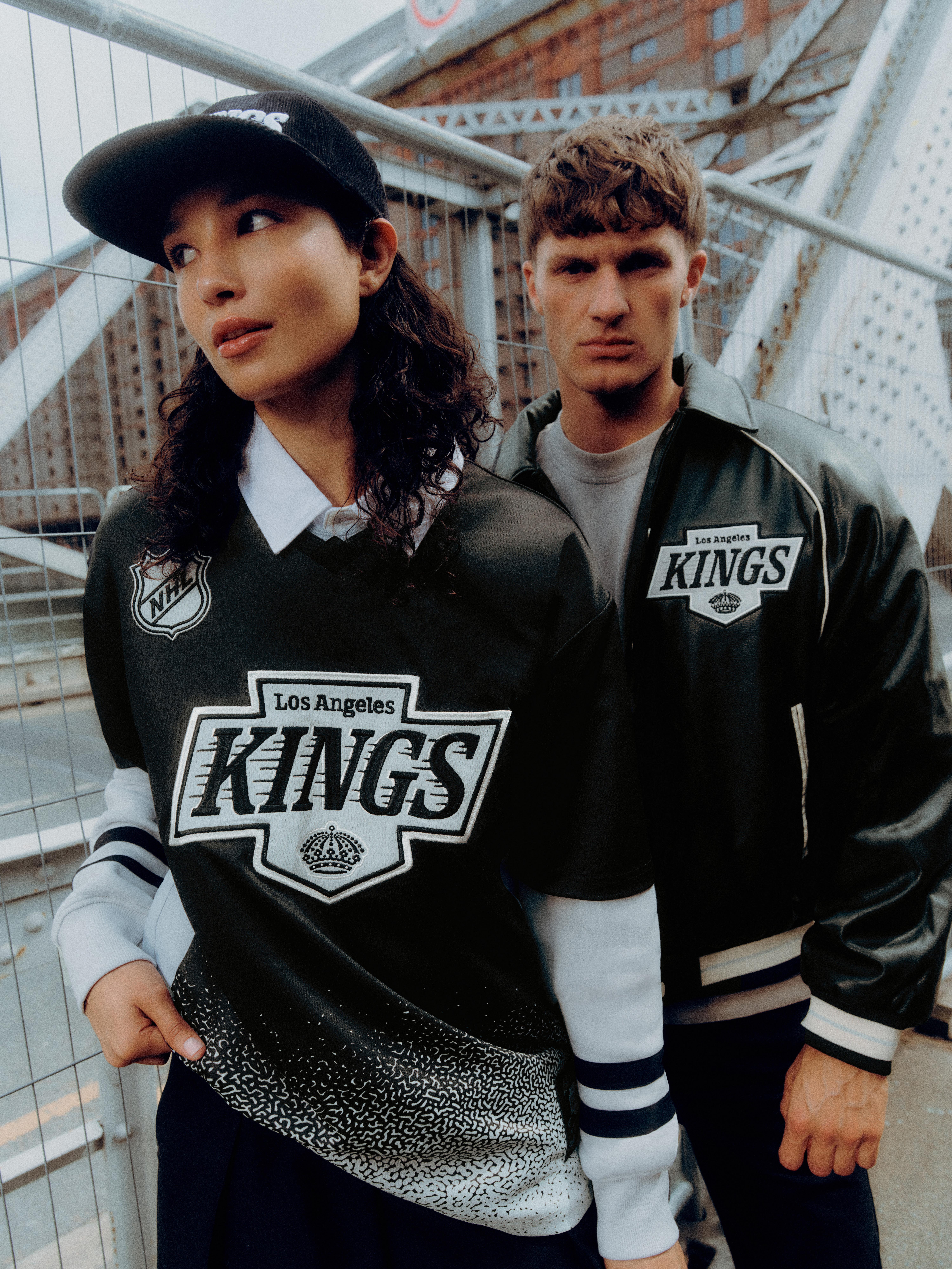 NHL Los Angeles Kings V-Neck T-Shirt