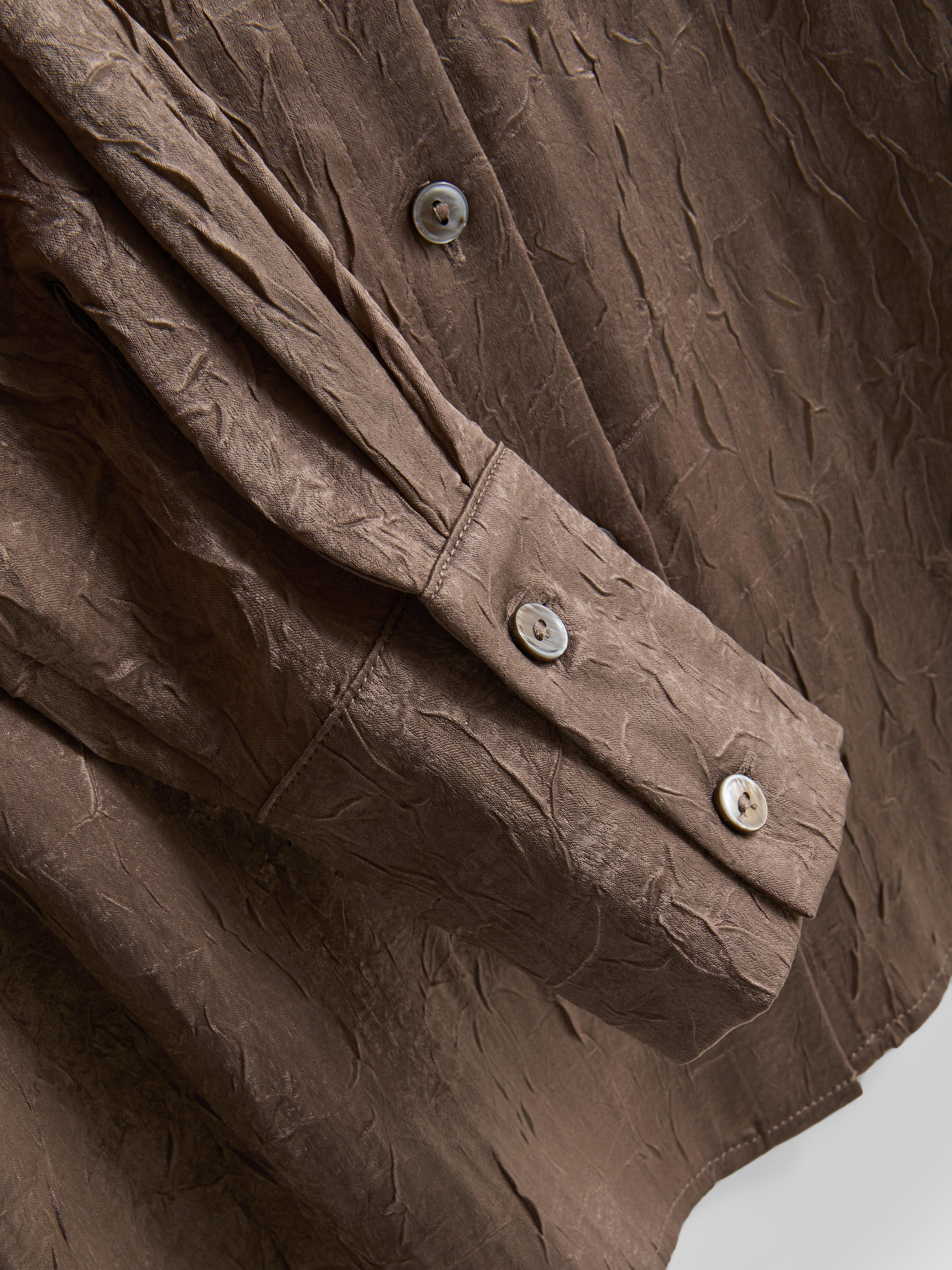 Chemise en satin texturé By Coleen