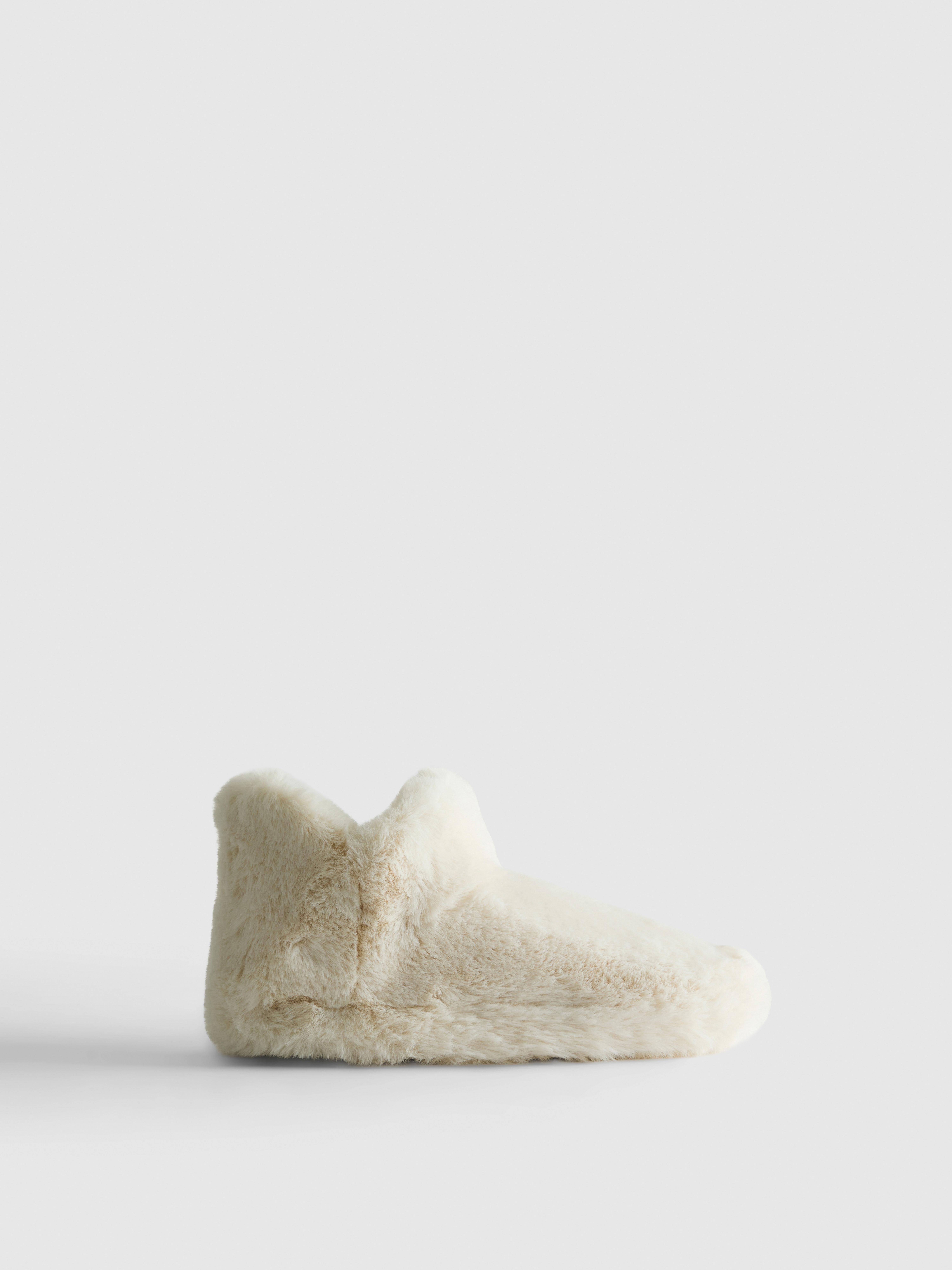 Hausstiefel aus Kunstpelz