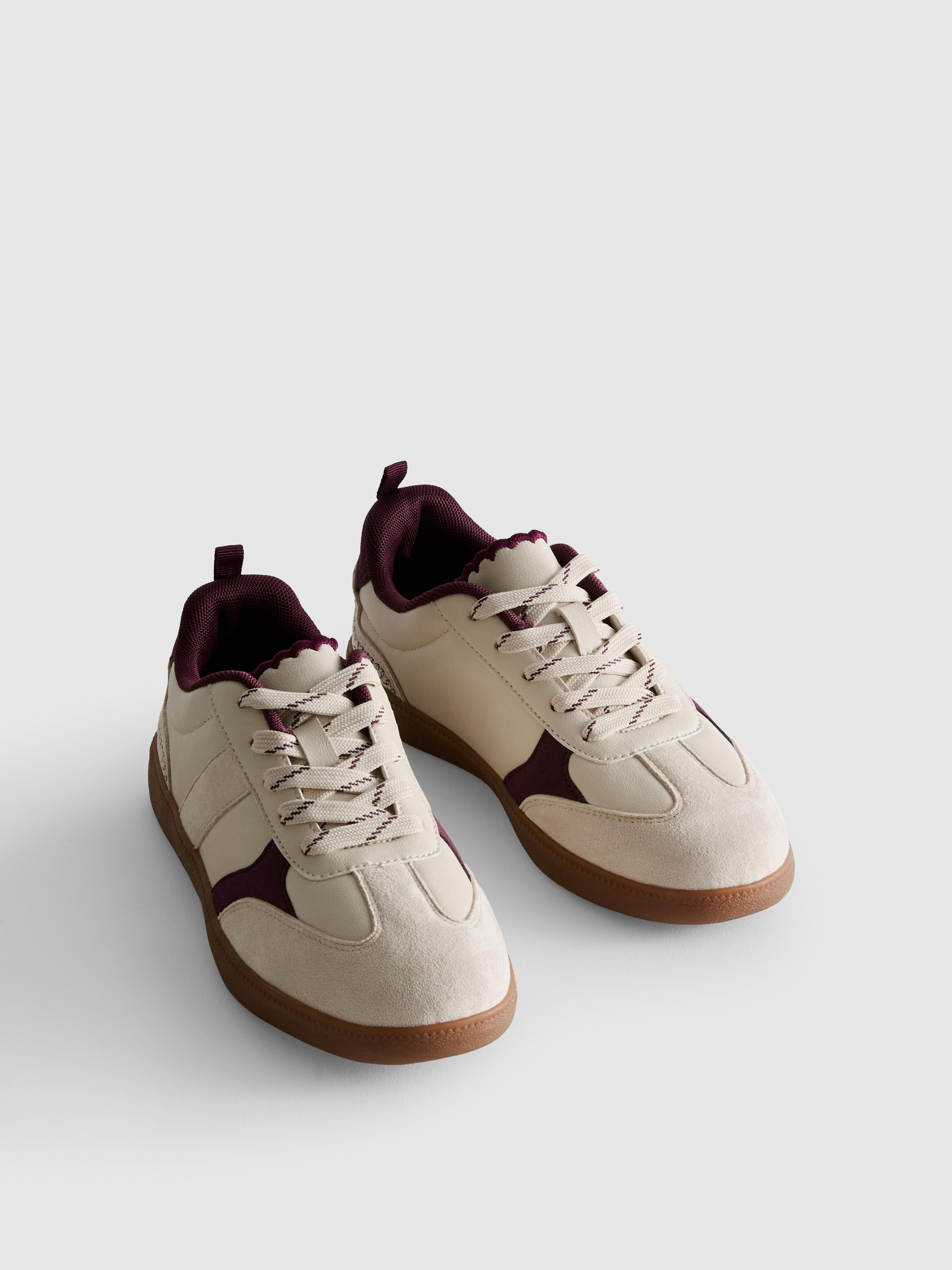 Deportivas de caña baja y suela de goma - Color crema - Niñas | Primark