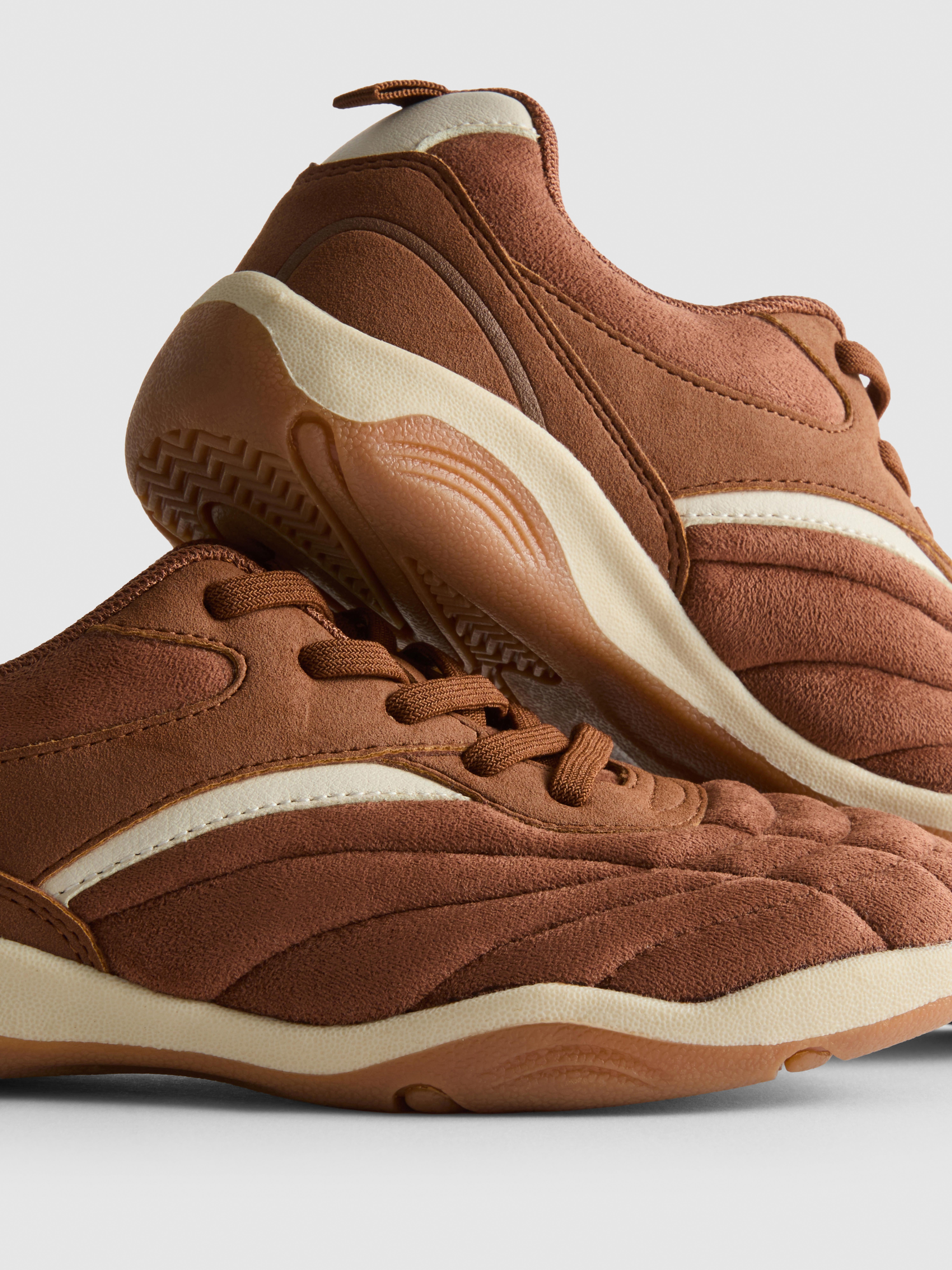Low-Top Sneakers