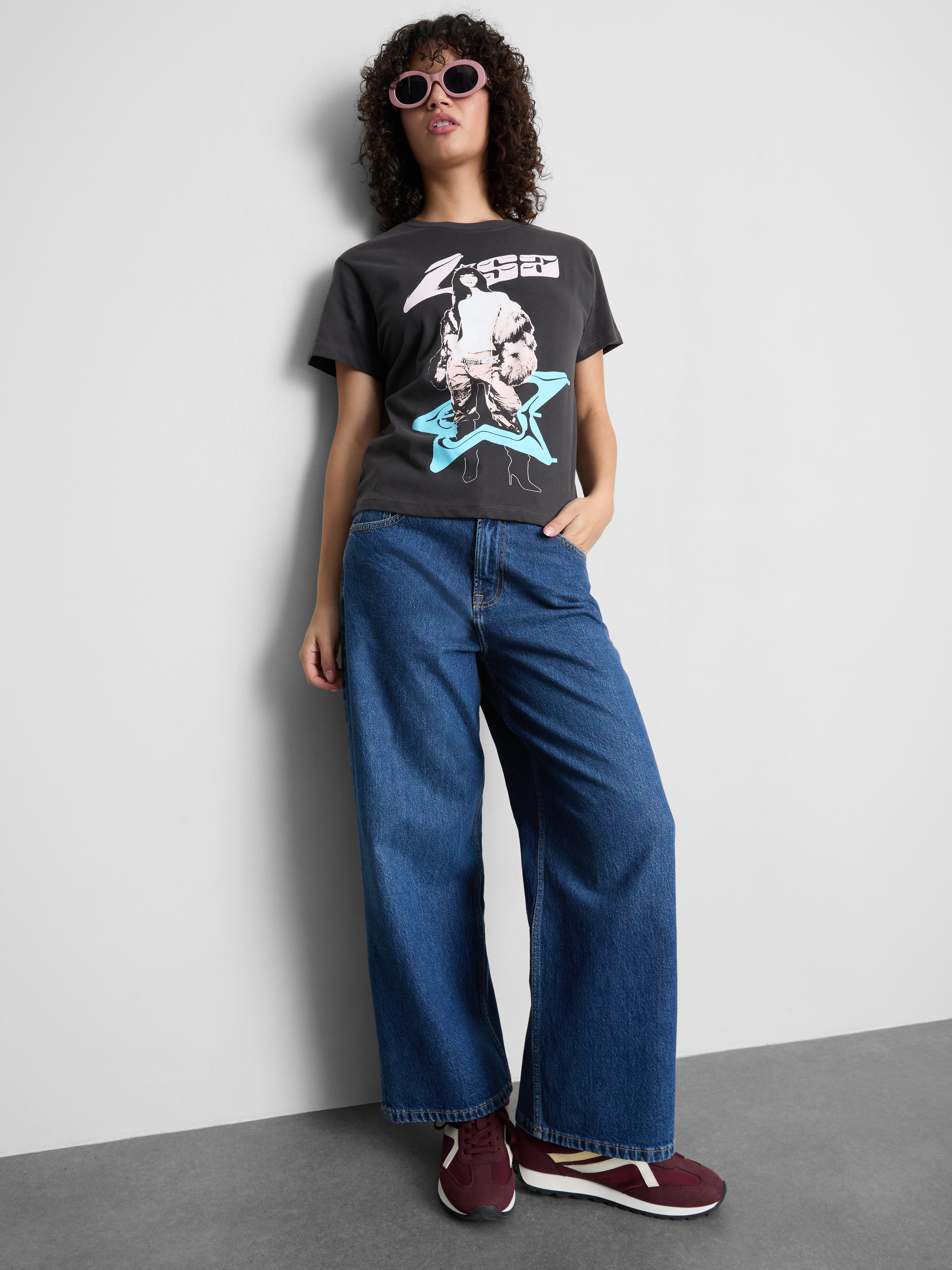 „Lisa“ T-Shirt aus reiner Baumwolle mit Grafik