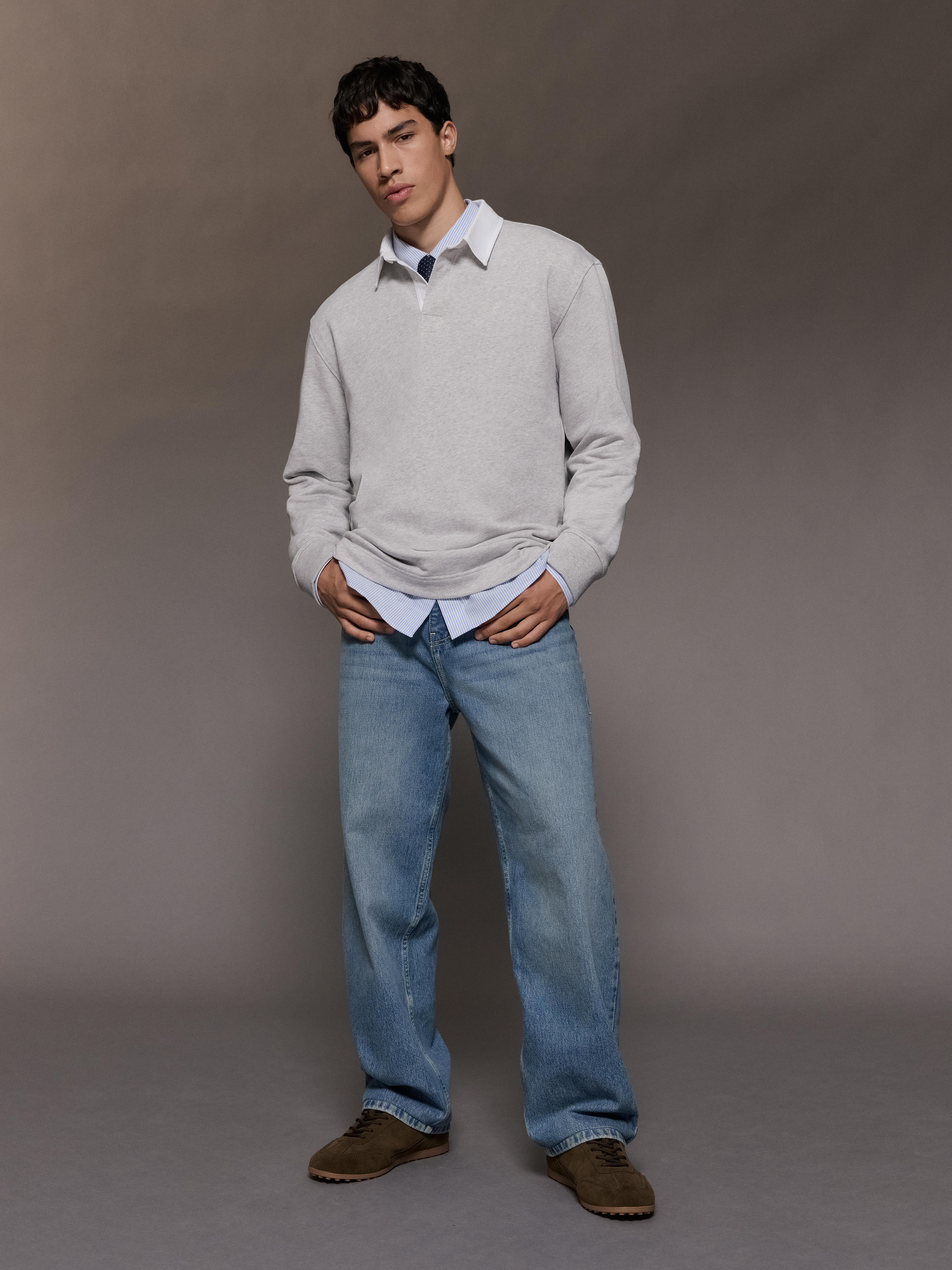 Mid-Rise Baggy Jeans