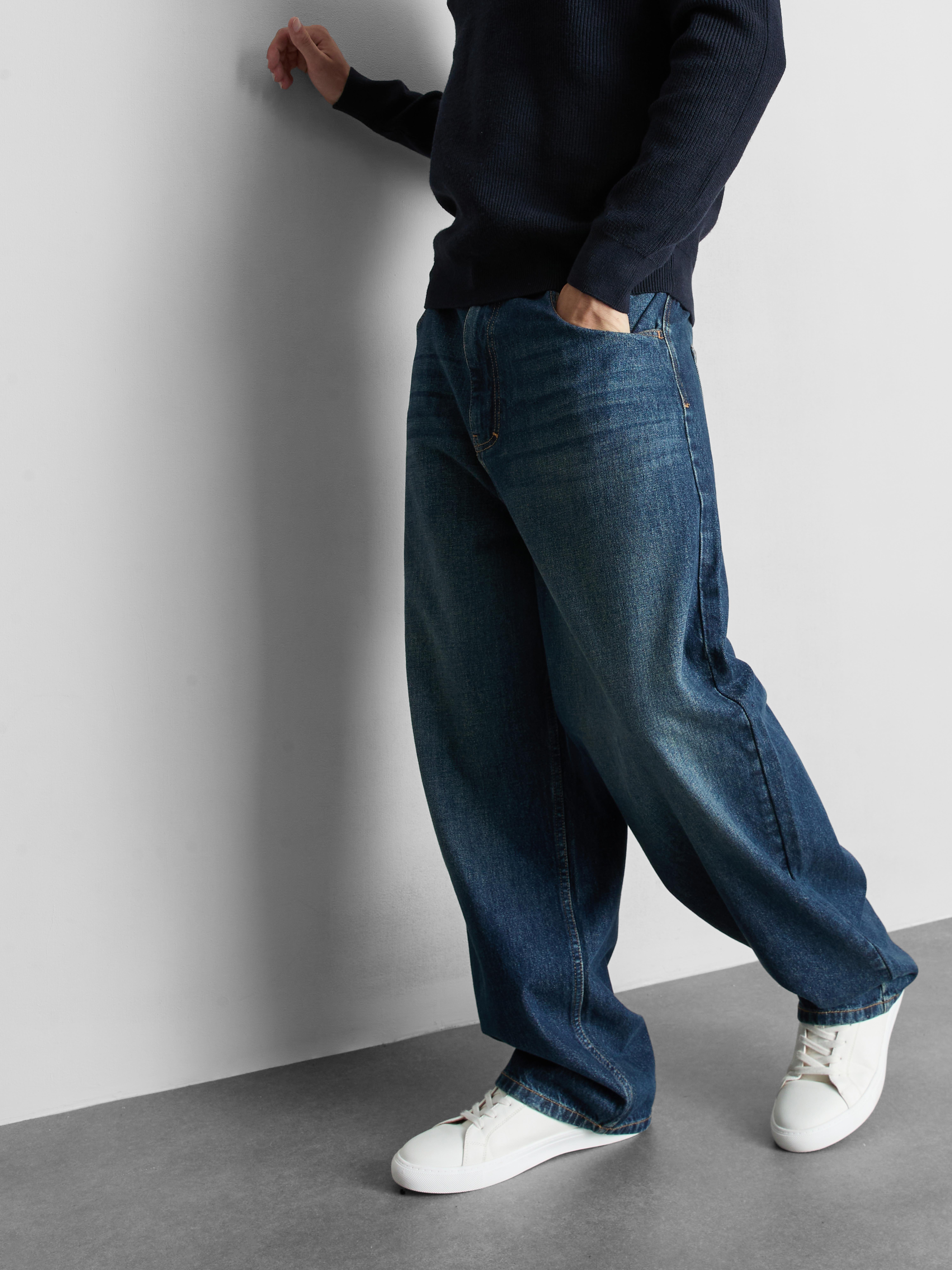 Mid-Rise Baggy Jeans