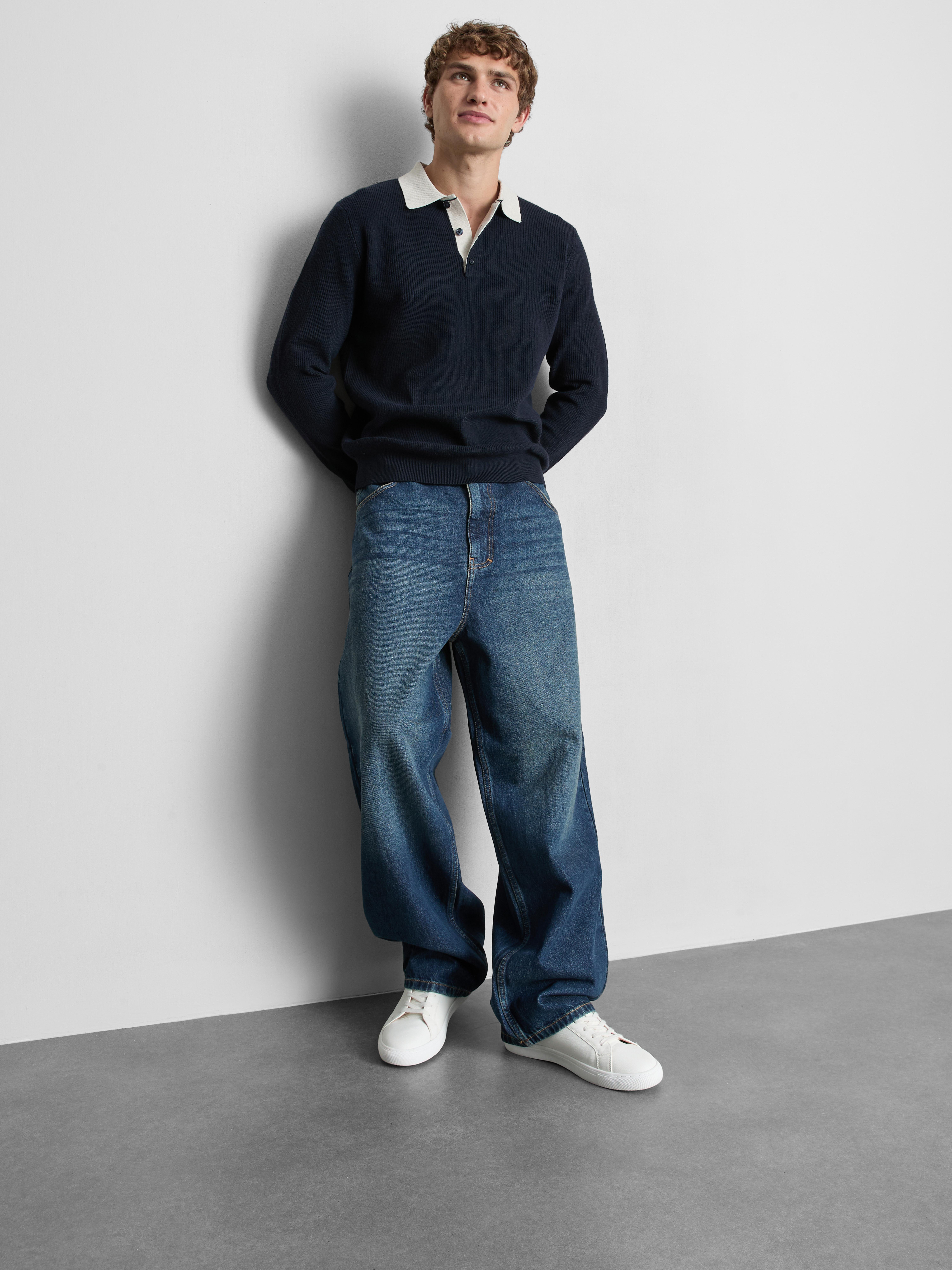 Mid-Rise Baggy Jeans