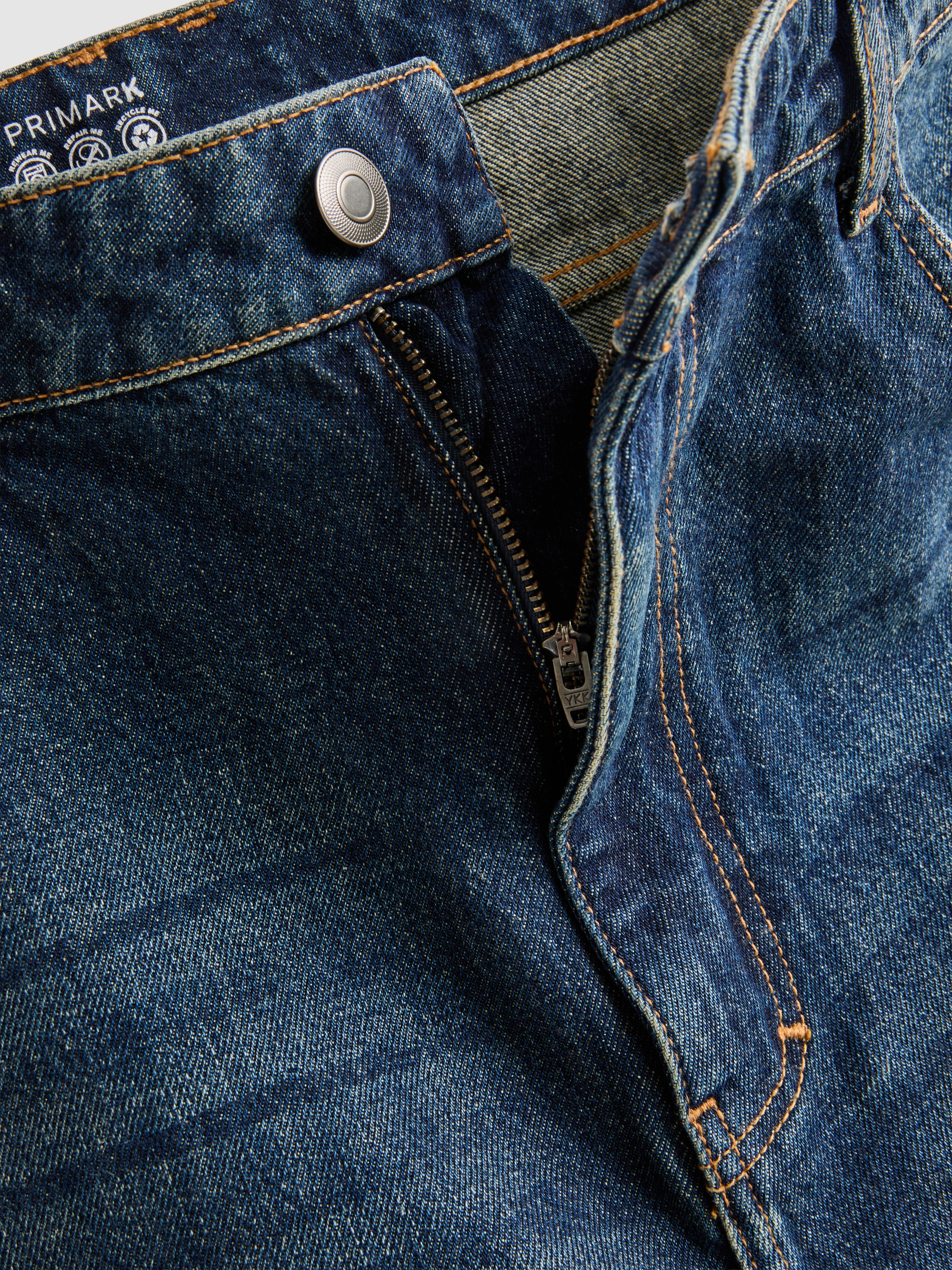 Mid-Rise Baggy Jeans