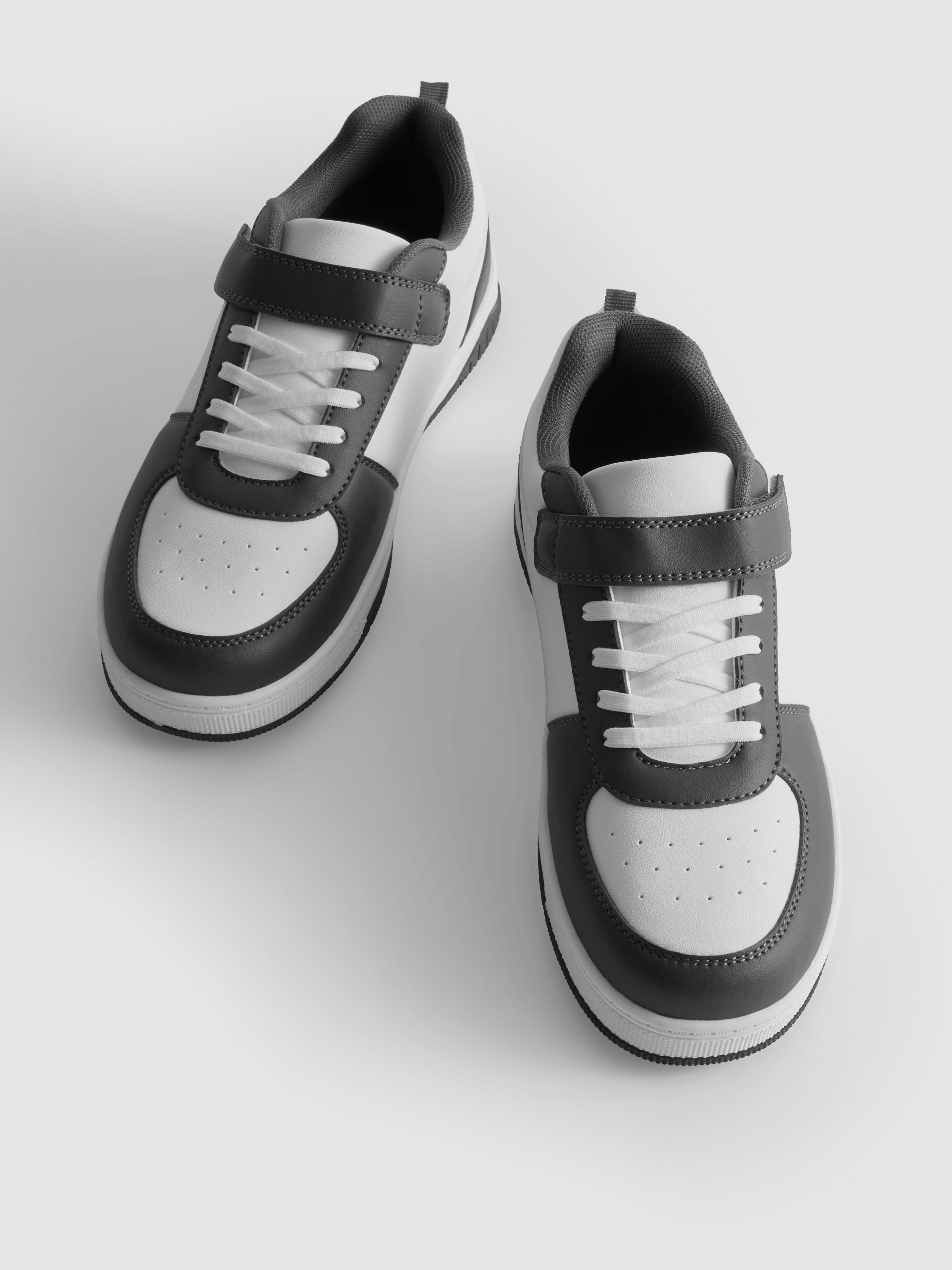Low-Top Sneakers