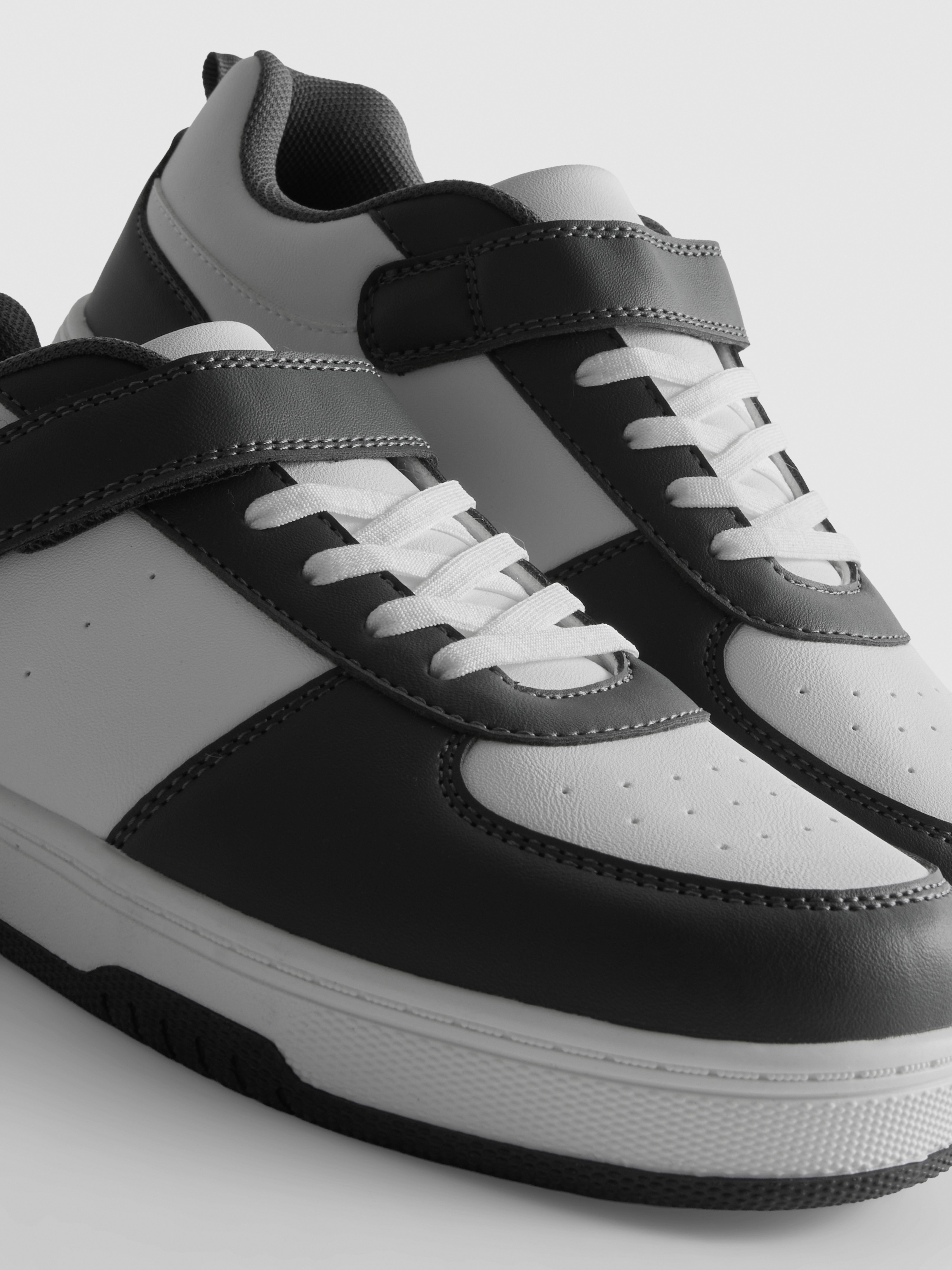 Low-Top Sneakers