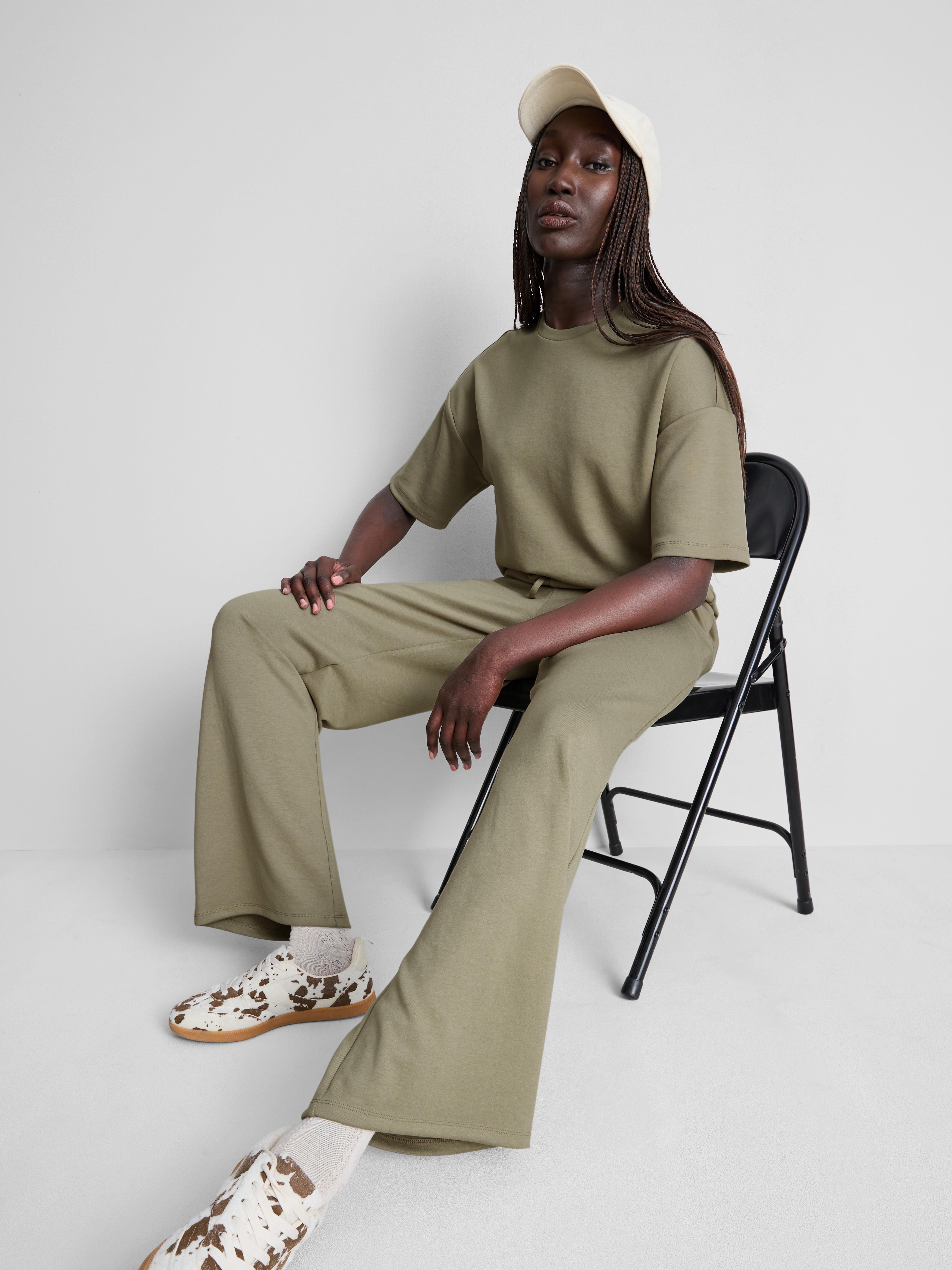 Pantalones de chándal anchos con cordón de ajuste