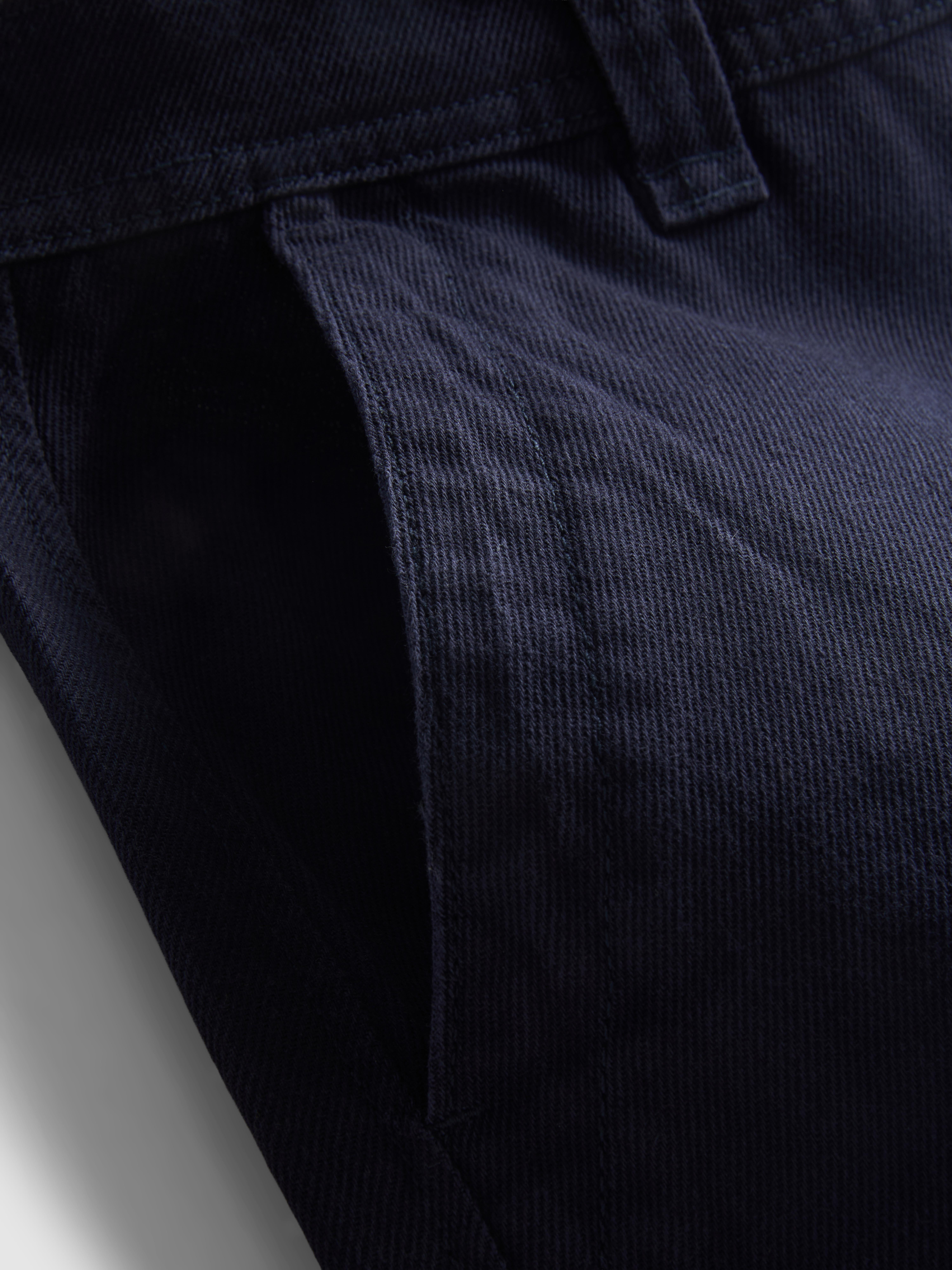 Chinohose mit mittlerer Leibhöhe