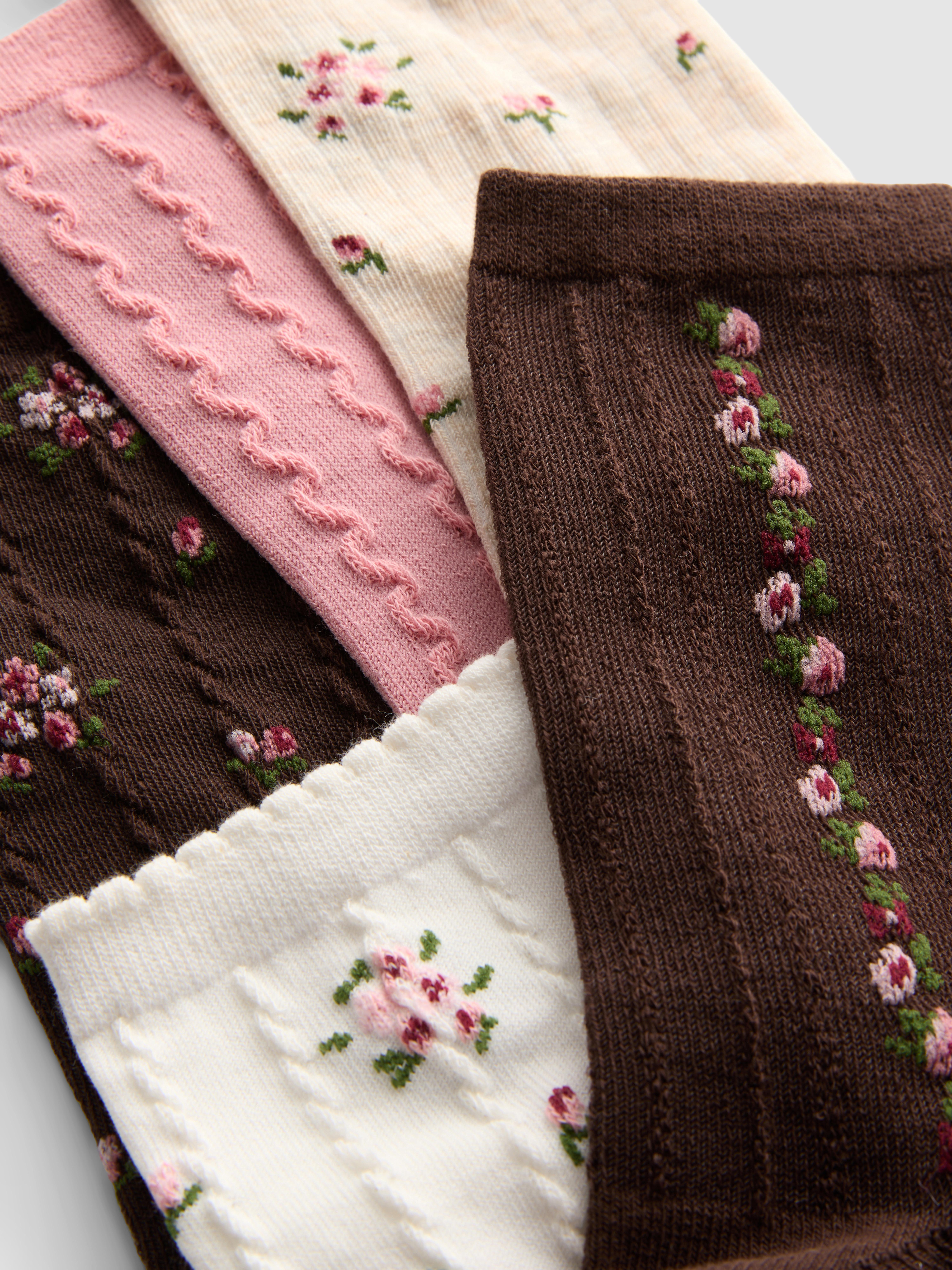 5pk Cotton-Rich Ditsy Floral Quarter Crew Socks