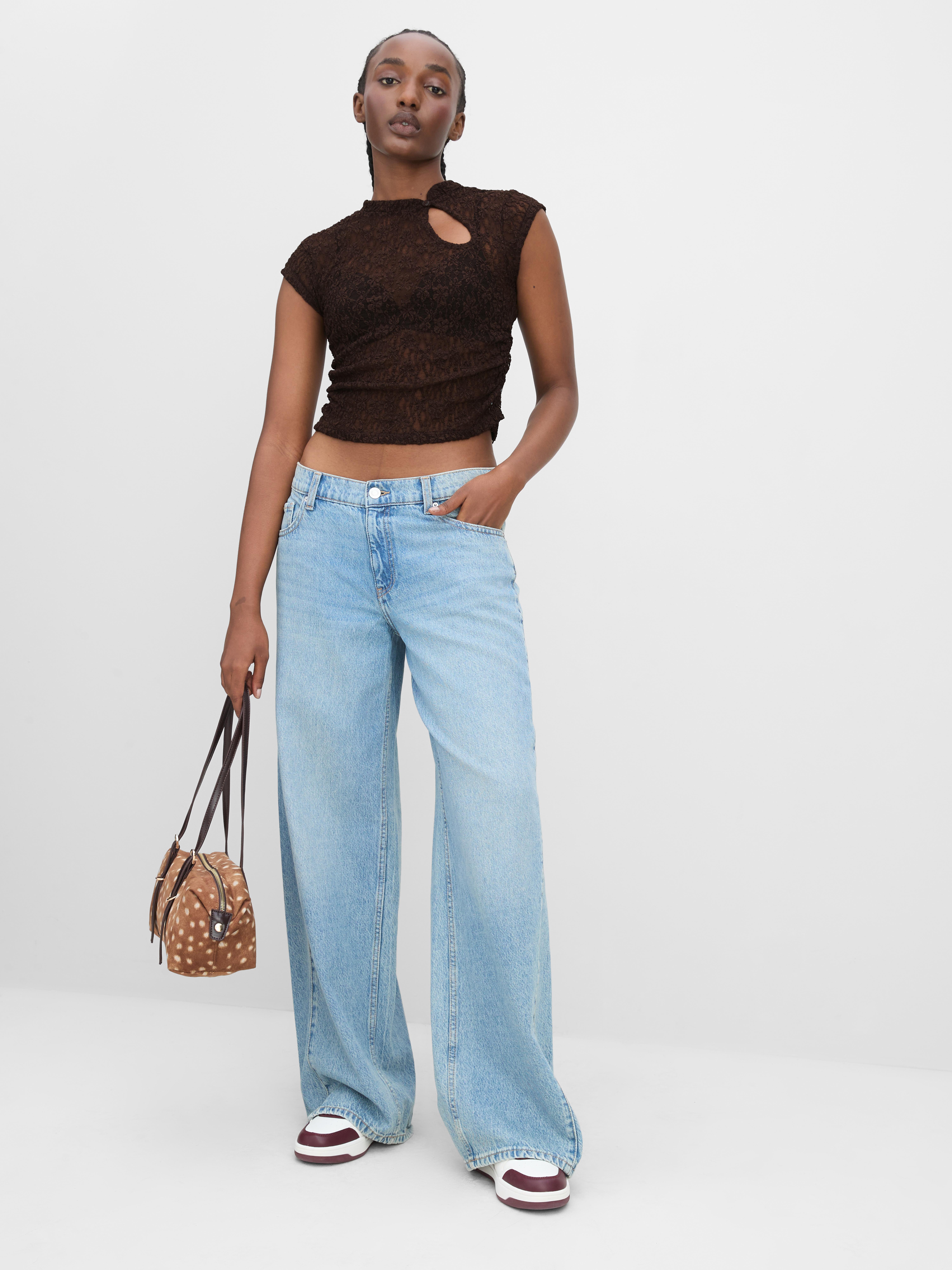 The Primark Scene | Kurzärmeliges Spitzentop mit Schlüssellochausschnitt