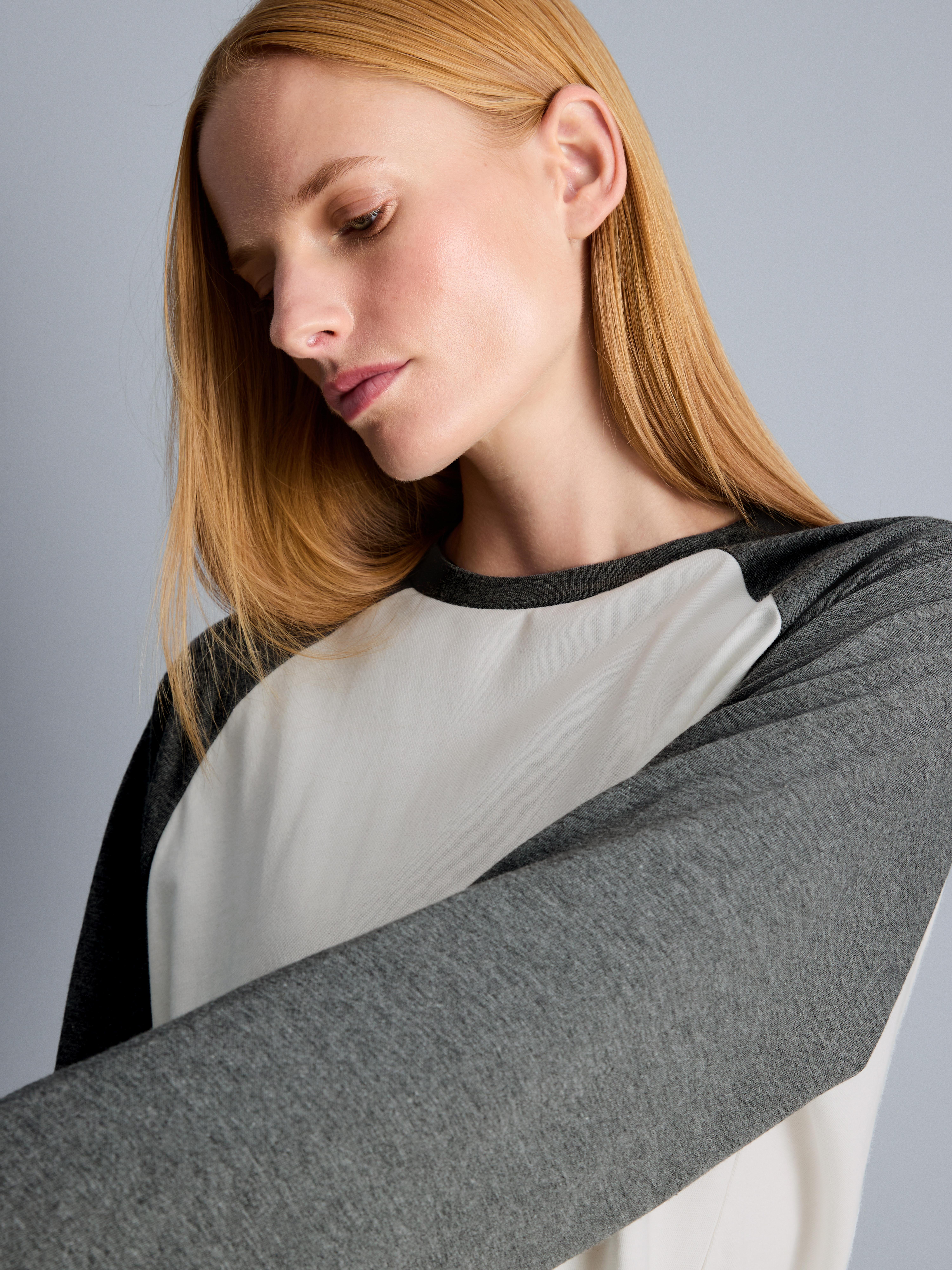 Langärmeliges Raglan-T-Shirt aus Baumwollmischung