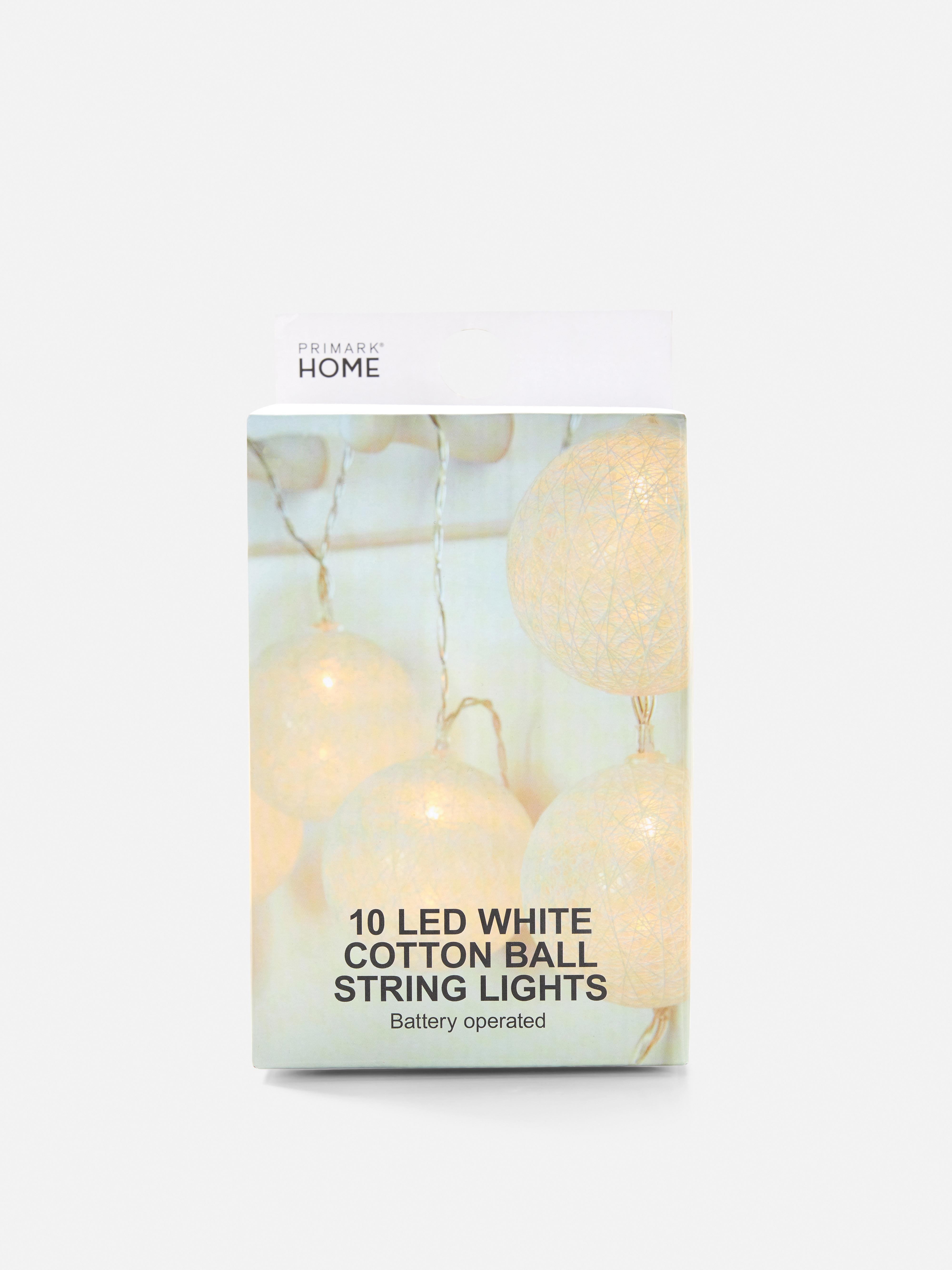 Lichterkette mit Baumwollkugeln Weiß