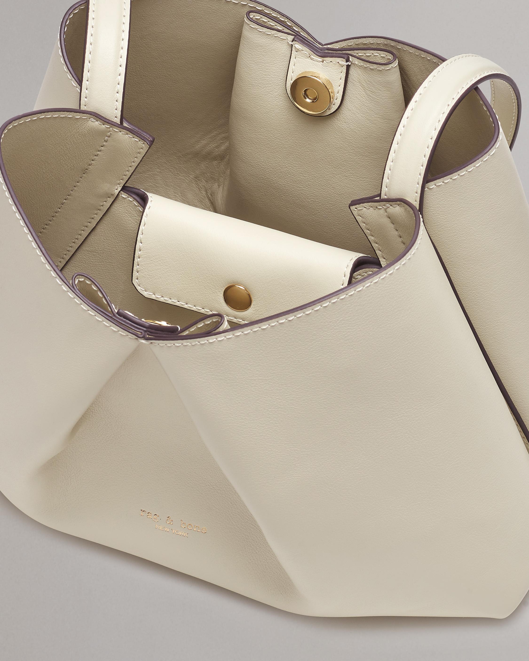 Bloom Medium Leather Crossbody Bag image number 3