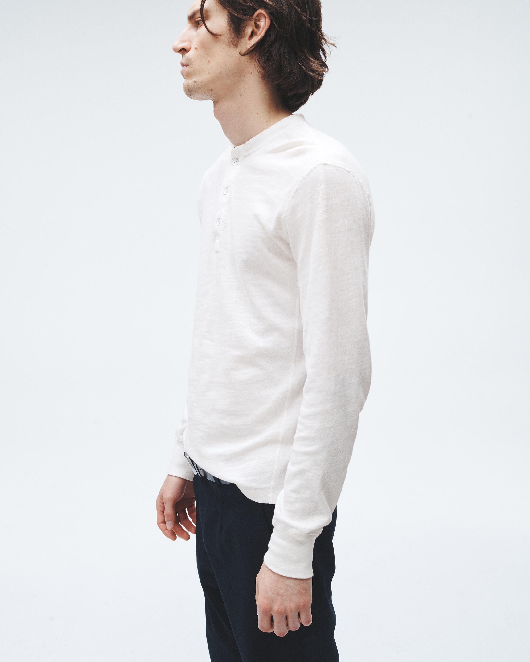 Portico Bar vedholdende Buy the Classic Flame Long Sleeve Henley | rag & bone