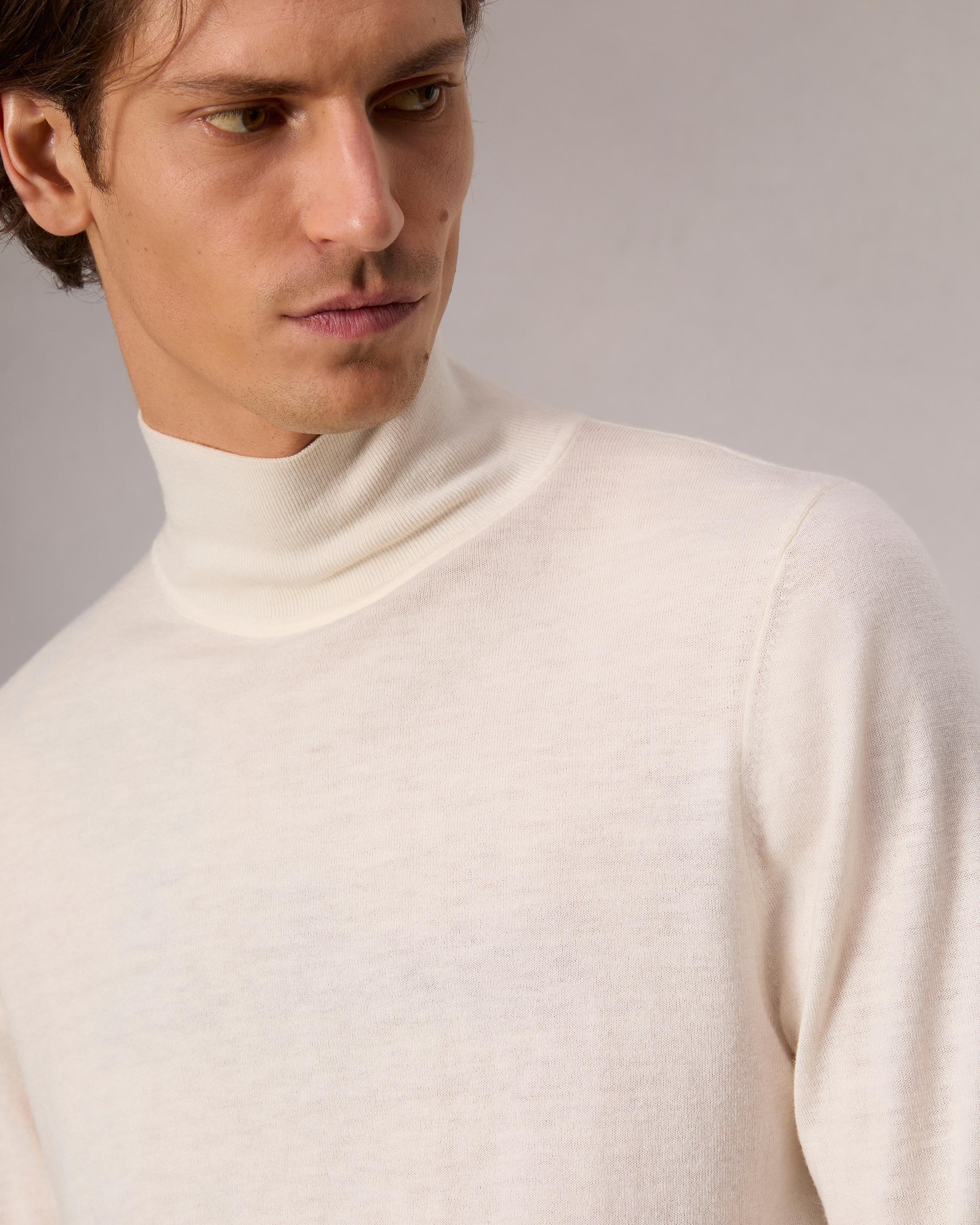 Roy Turtleneck Sweater image number 5