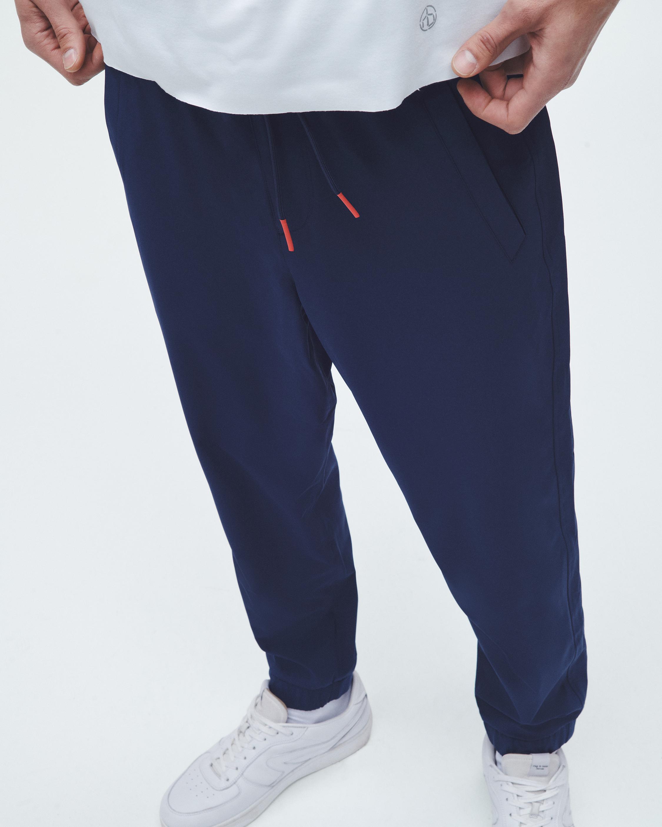 The Best Joggers & A Nice Top Looks, The 411