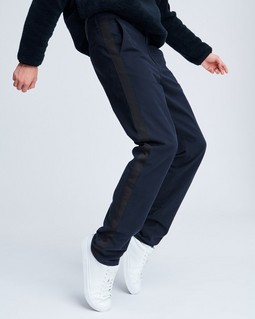 Fit 2 Mid-Rise Sport Chino image number 4