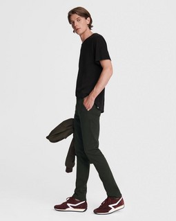 Fit 2 Mid-Rise Action Loopback Chino  image number 4