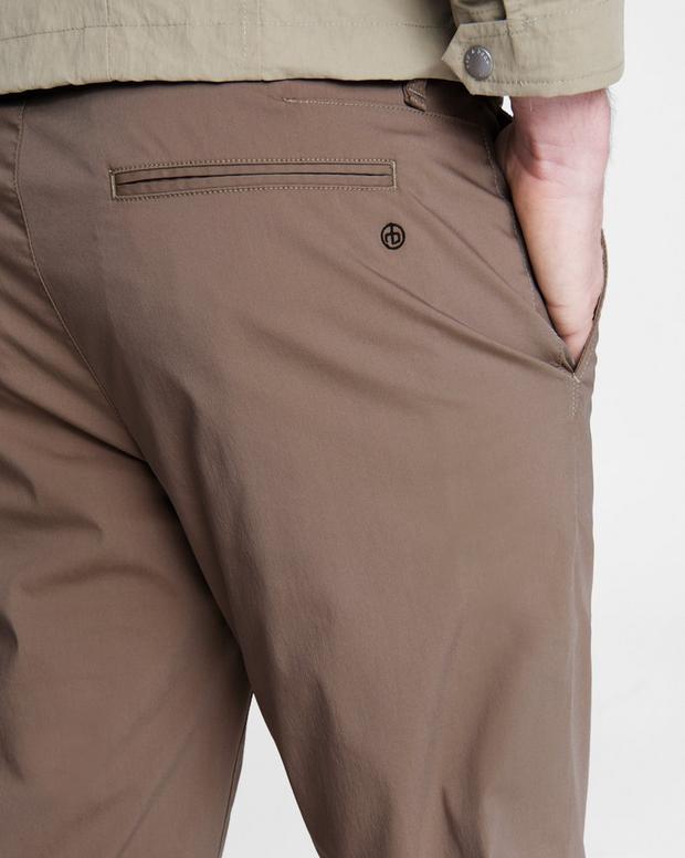 Fit 2 Mid-Rise Cotton Paperweight Chino image number 7