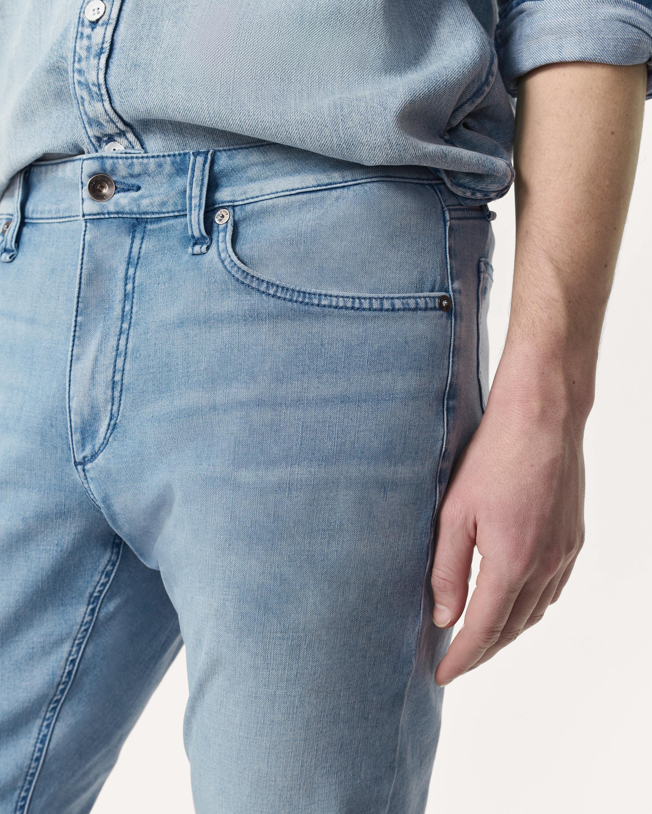 Fit 3 Athletic Jeans image number 4