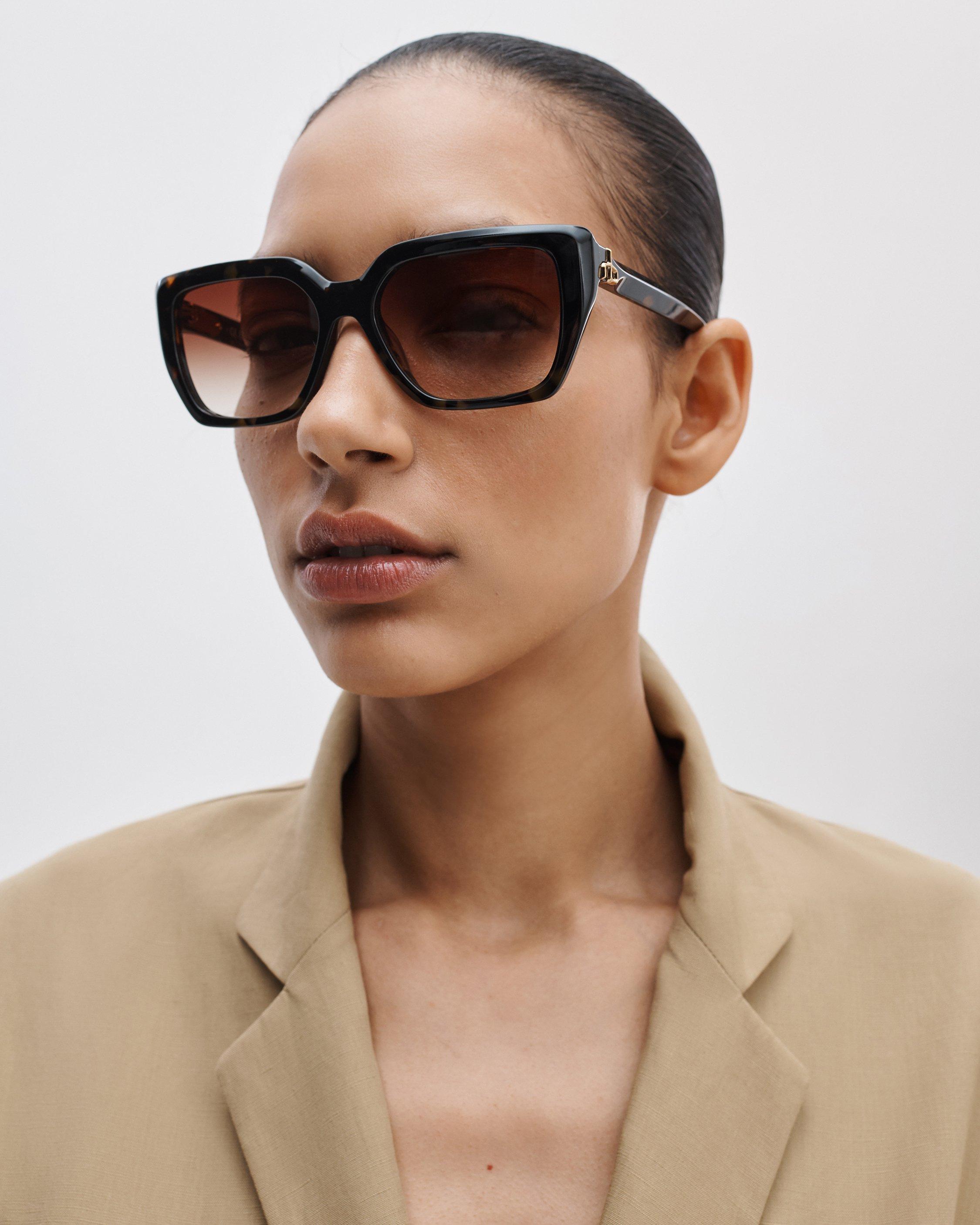 Avery Square Sunglasses image number 5