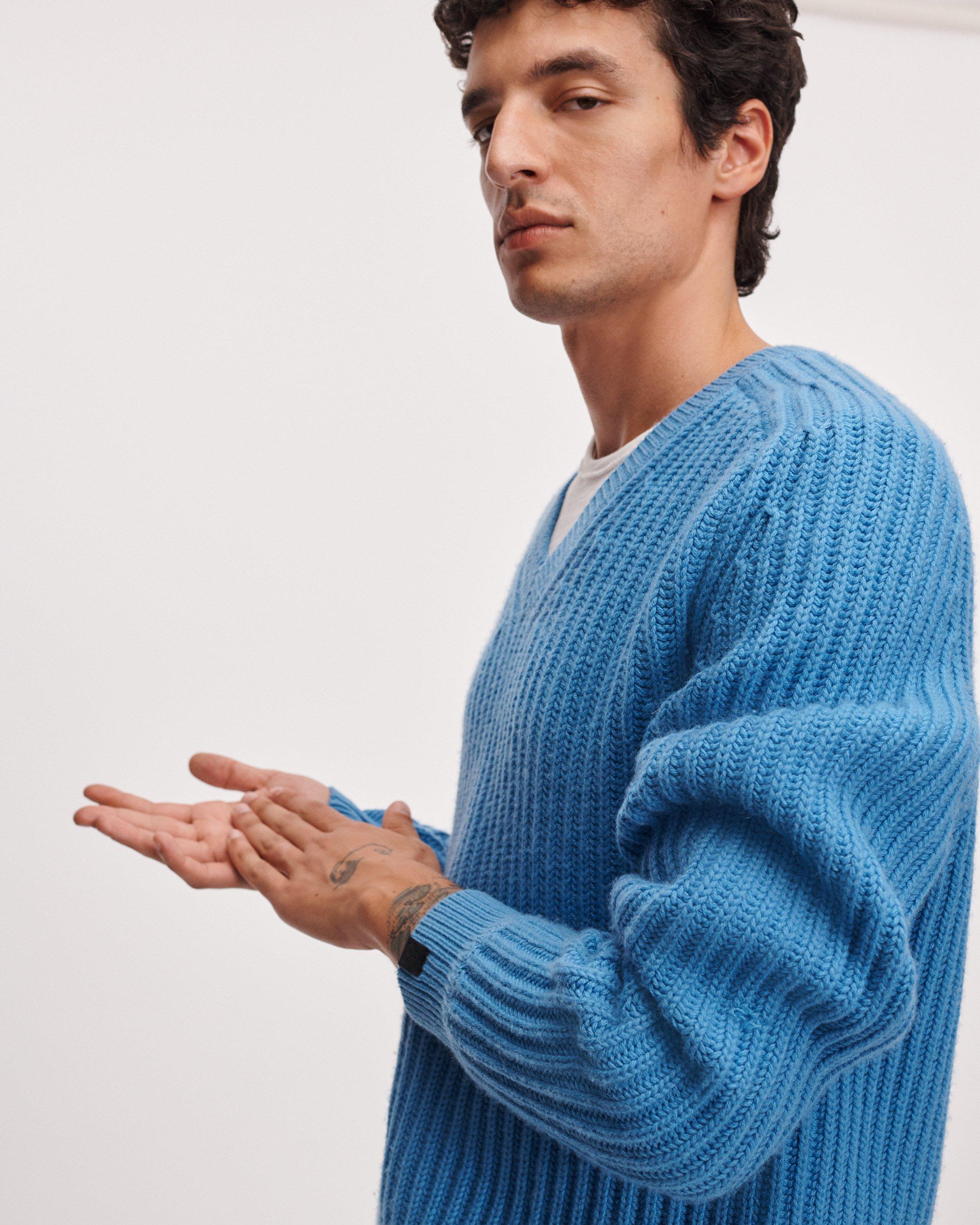 Theo Wool-Cashmere V-Neck Sweater image number 5