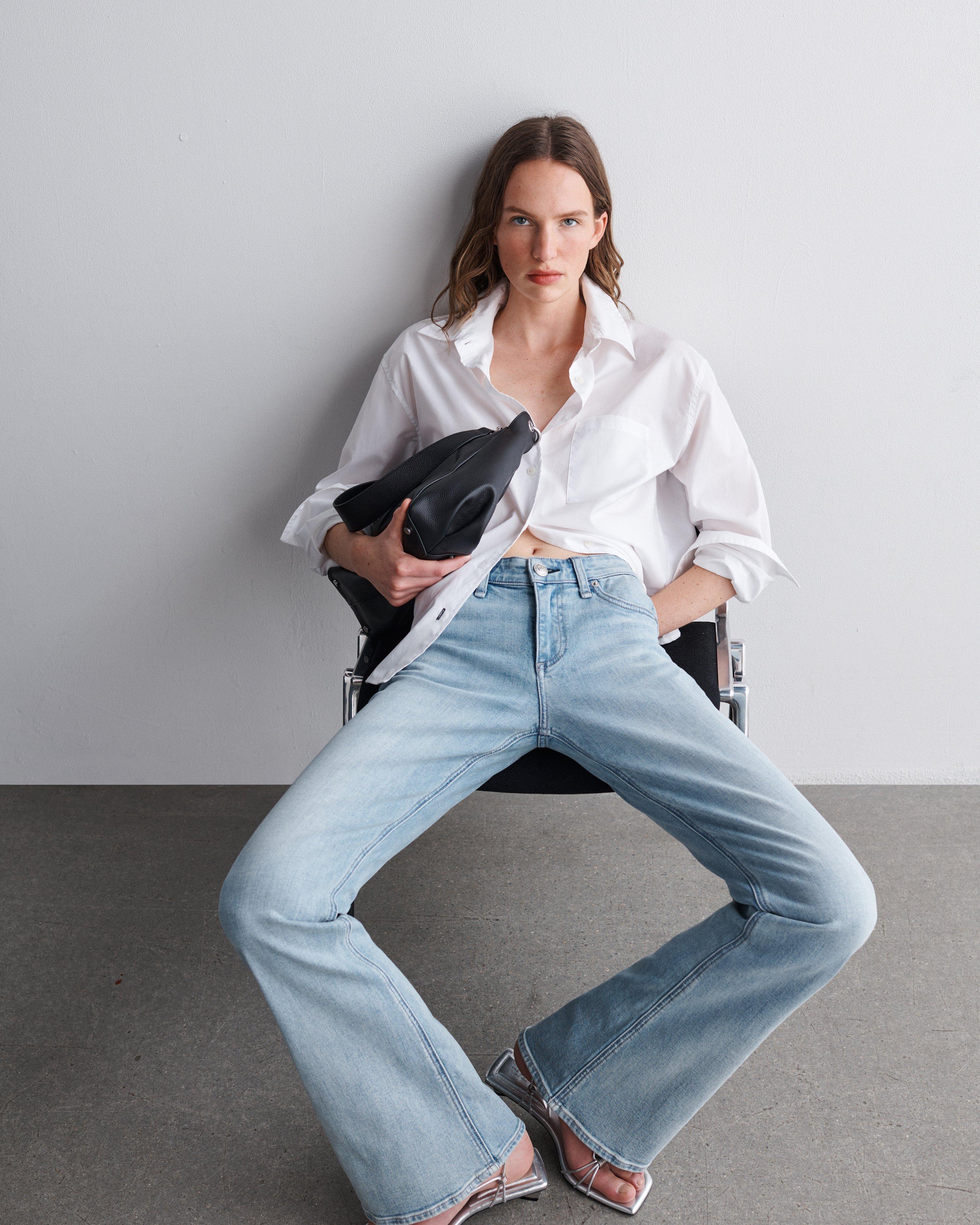 Kinsley Bootcut Jean image number 6
