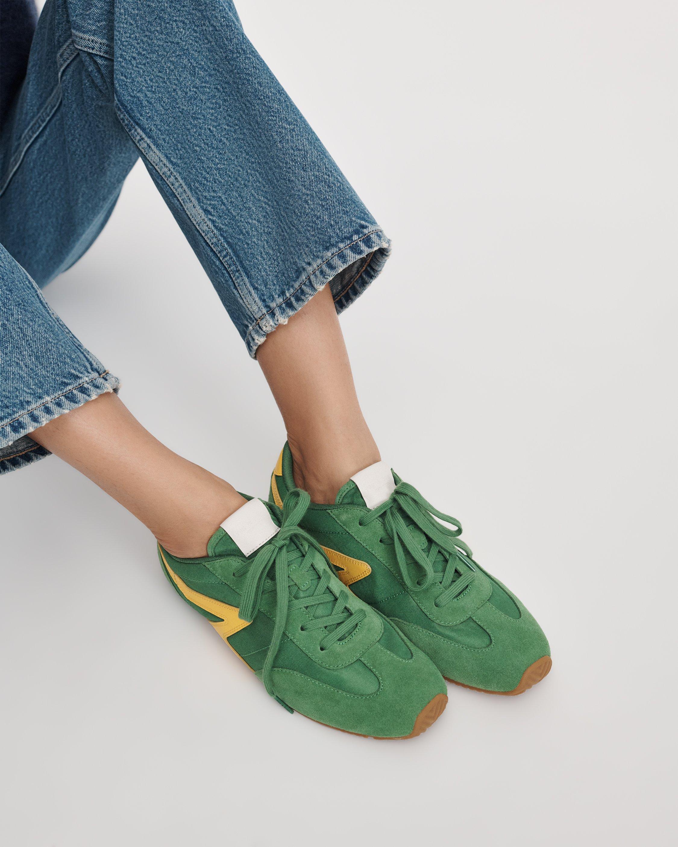 Ultra Slim Retro Runner image number 2
