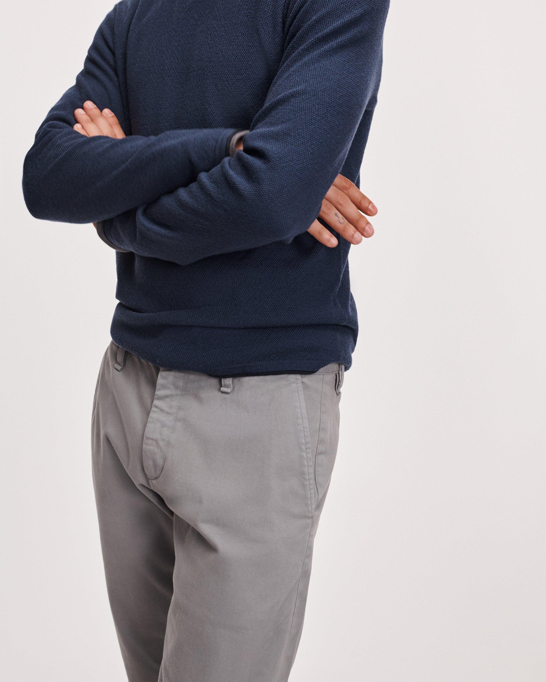 Fit 3 Athletic Chino image number 4