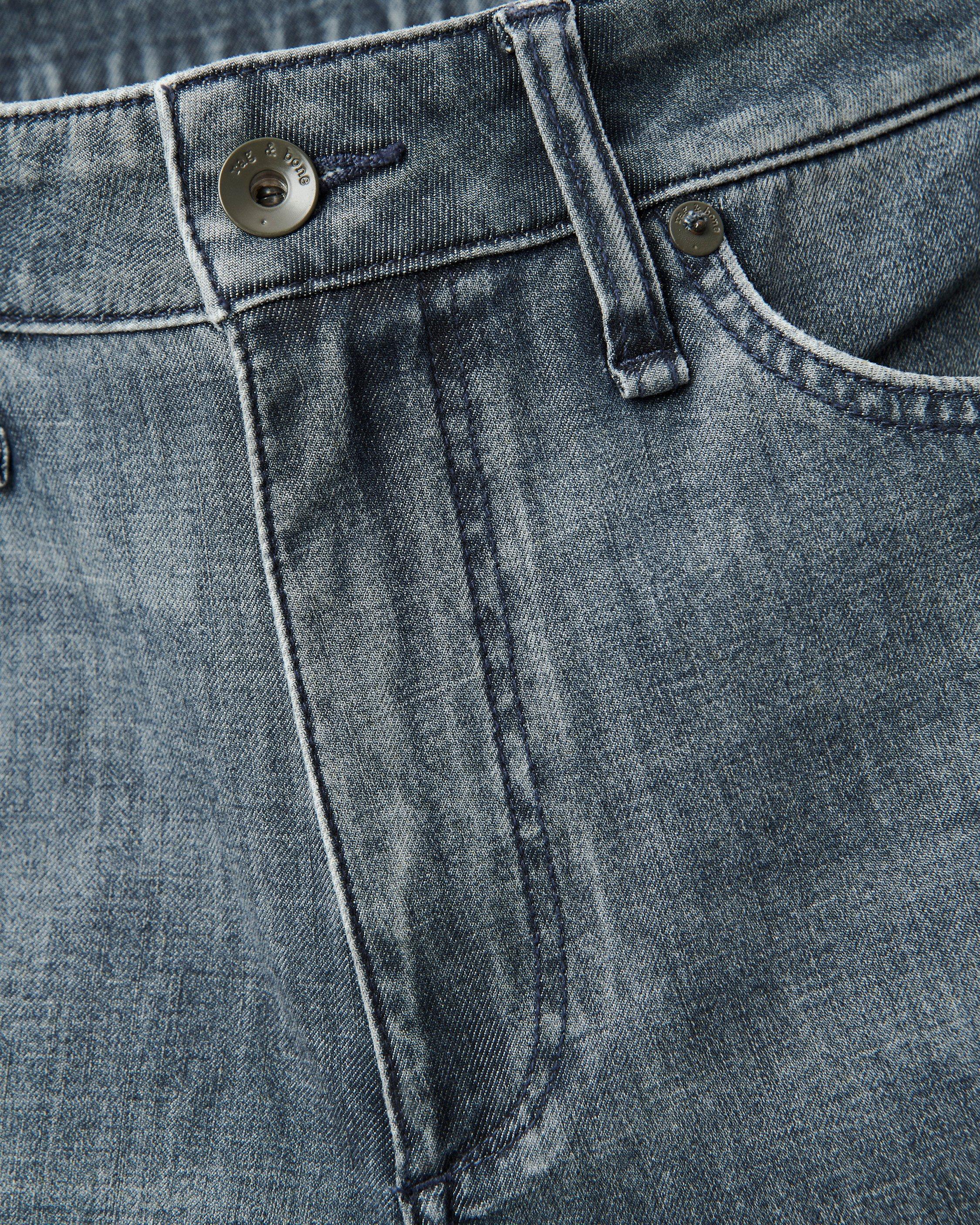 Fit 3 Athletic Jean image number 6