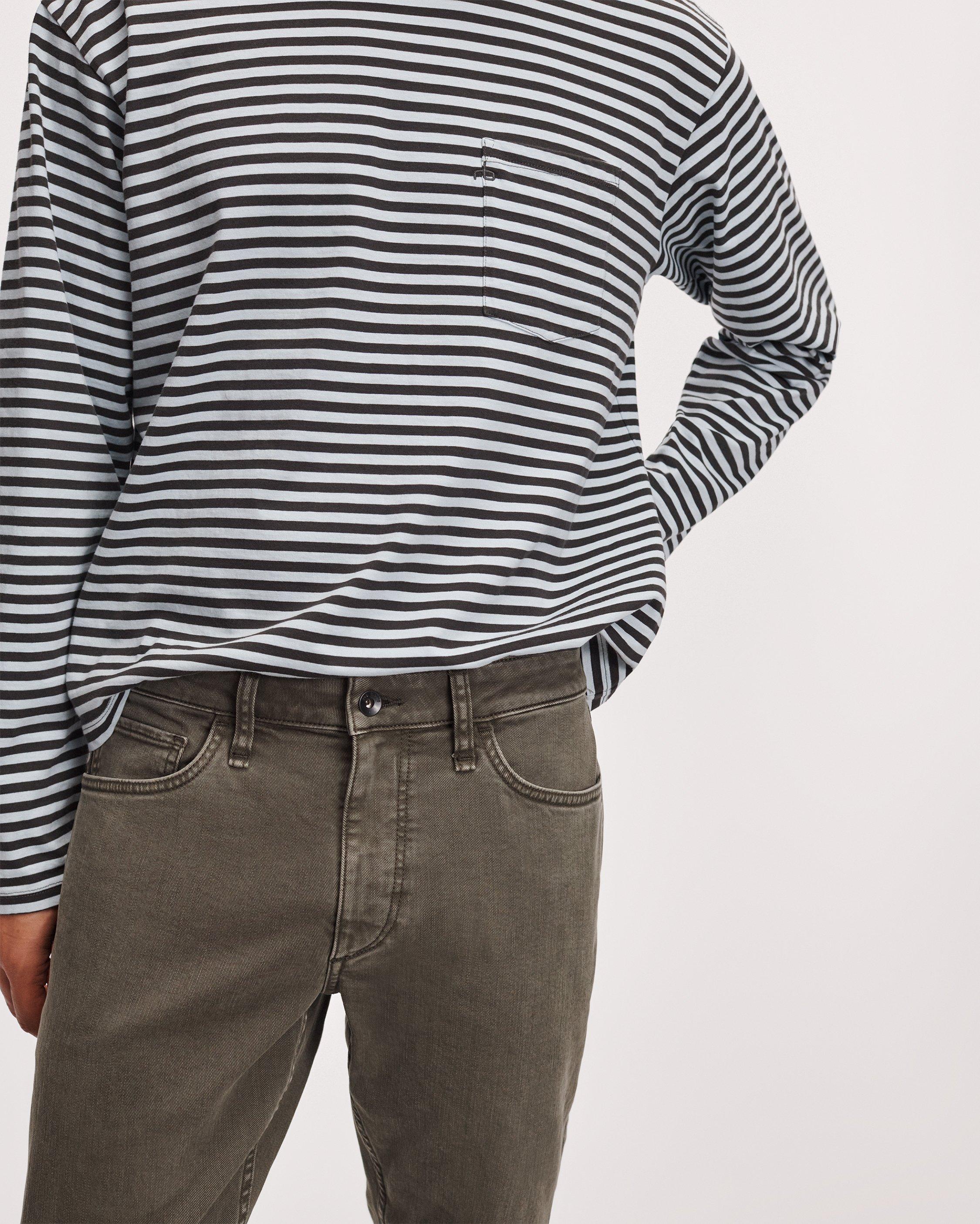 Fit 3 Athletic Jean image number 4