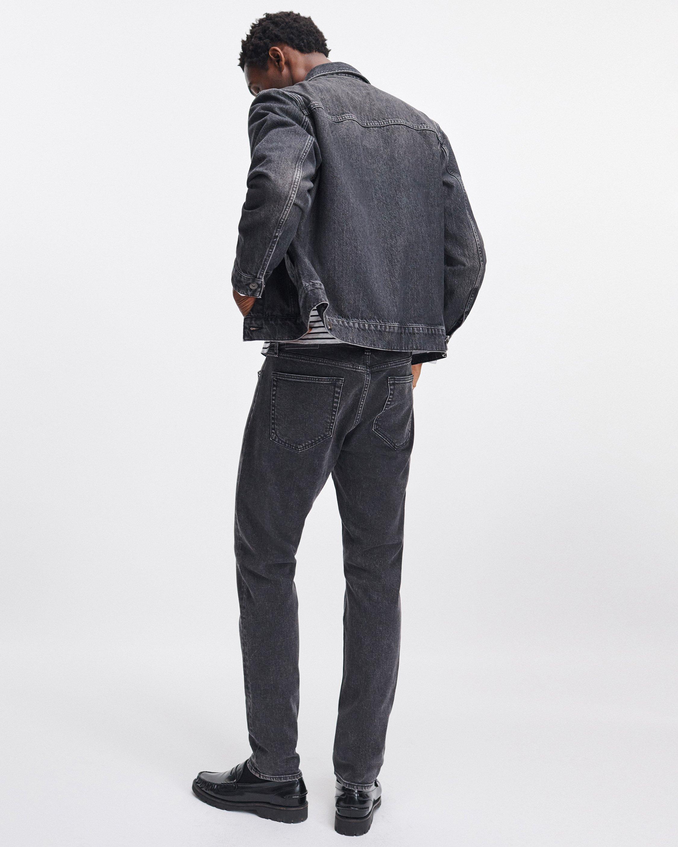 Fit 3 Athletic Jean image number 5