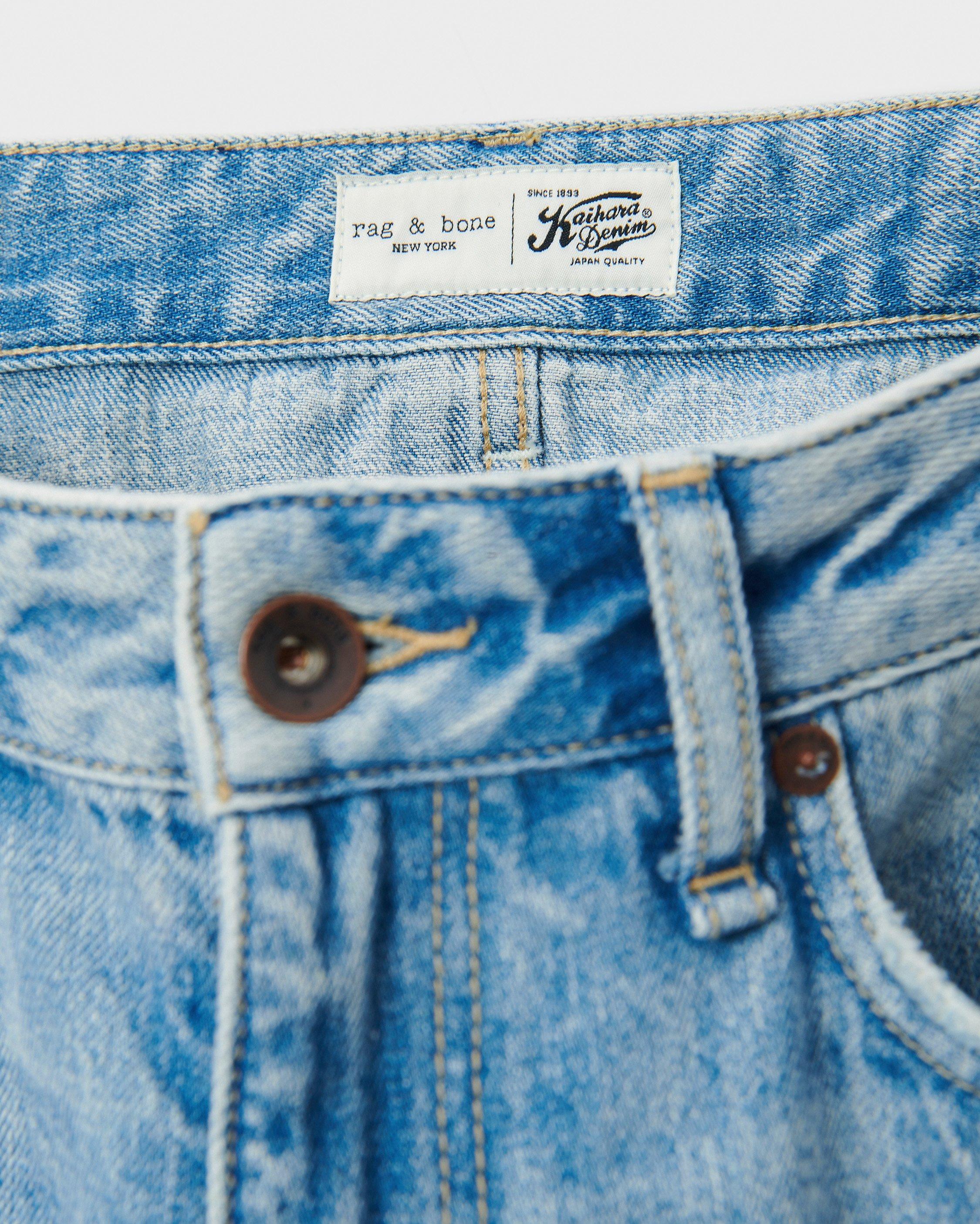 Fit 3 Athletic Jean image number 6
