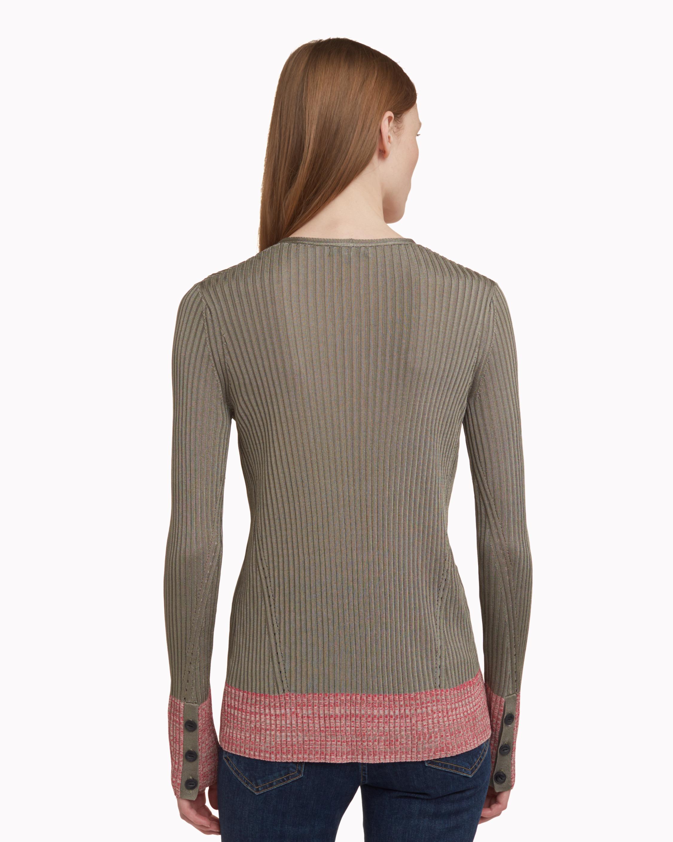 ALYSSA V-NECK image number 3