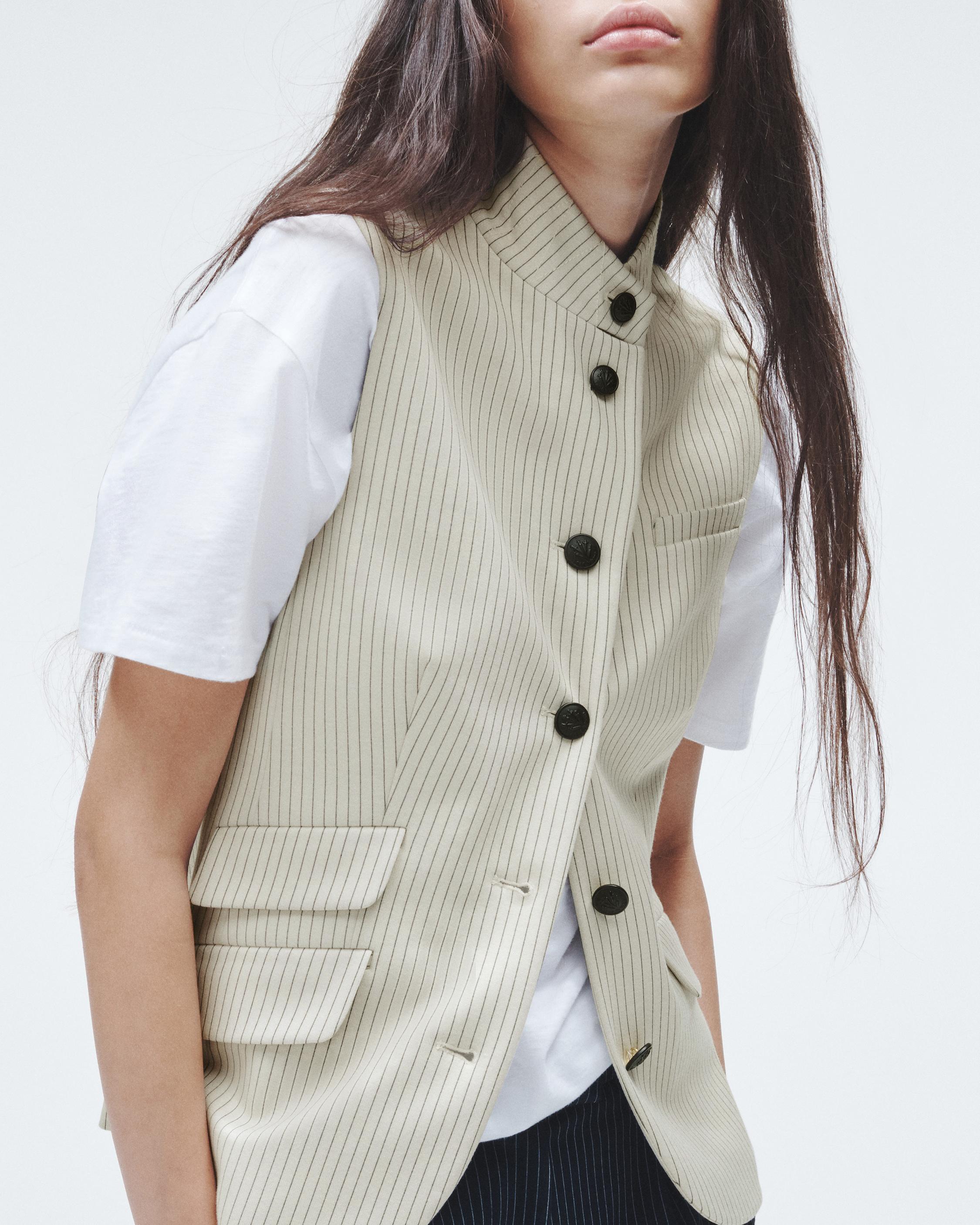 Slade Ponte Vest