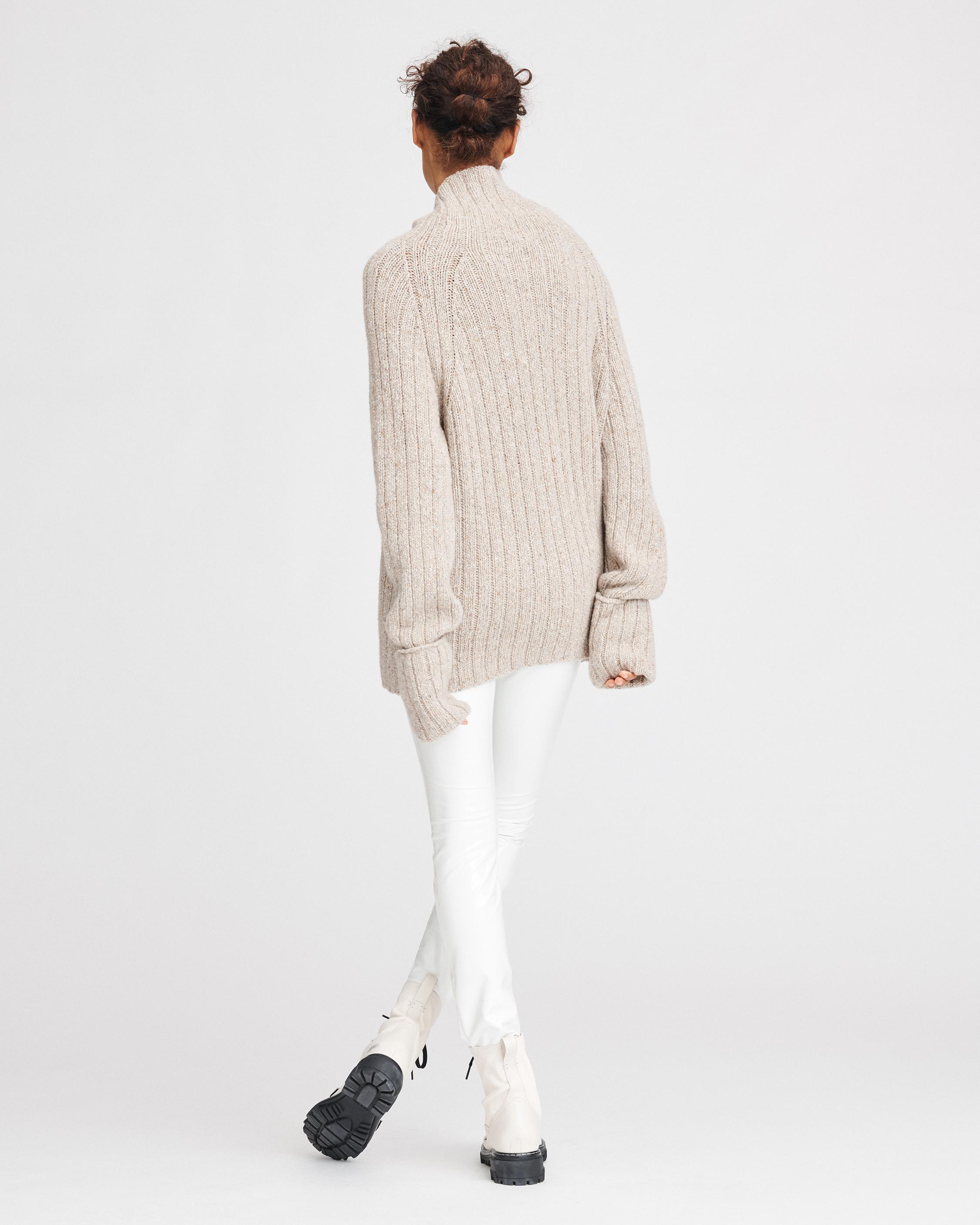 KLARK T-NECK image number 3